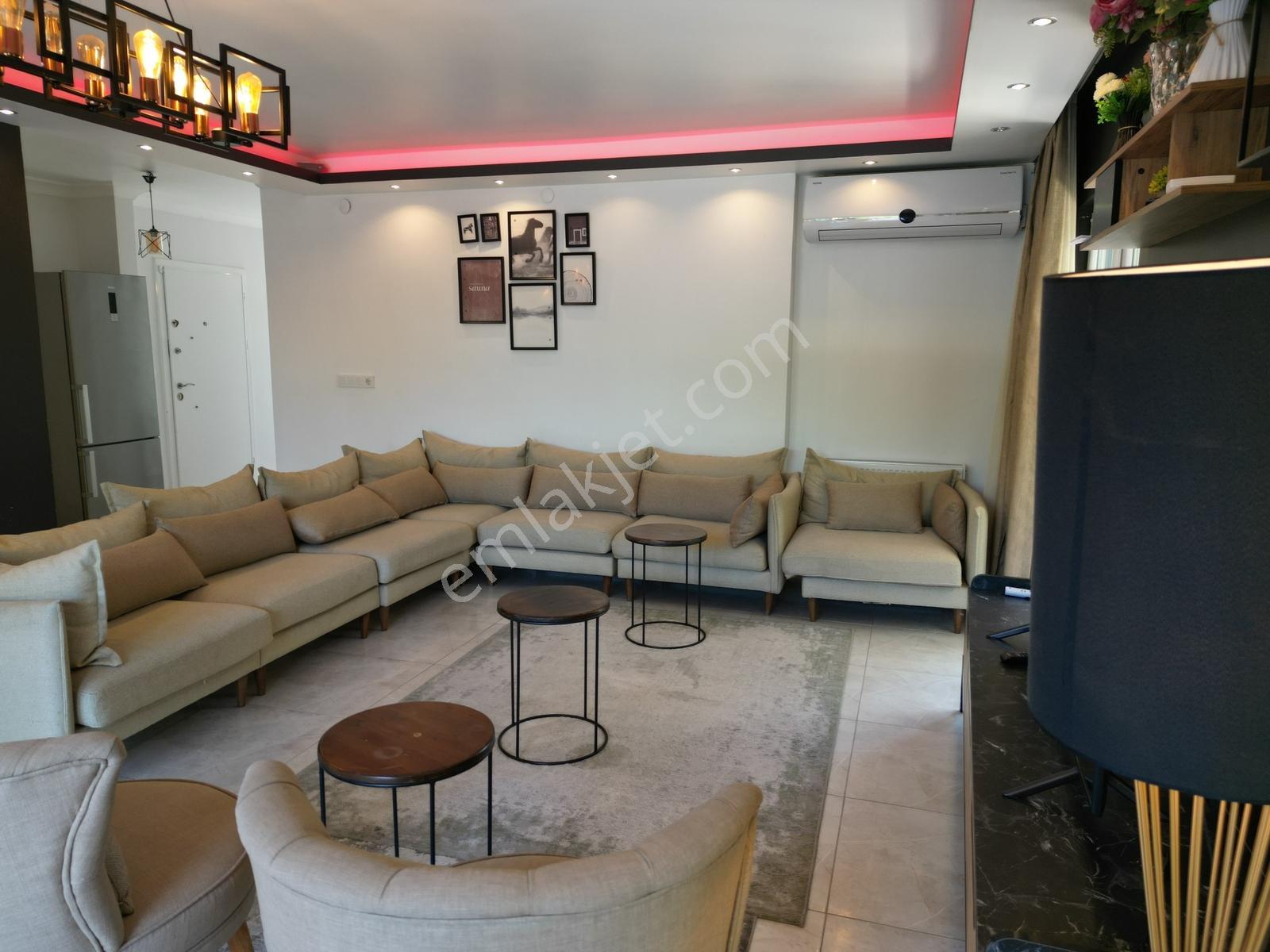 Sapanca Ünlücede Göl Manzaralı Havuzlu Ful Eşyalı 4+1 Villa - Görsel 13