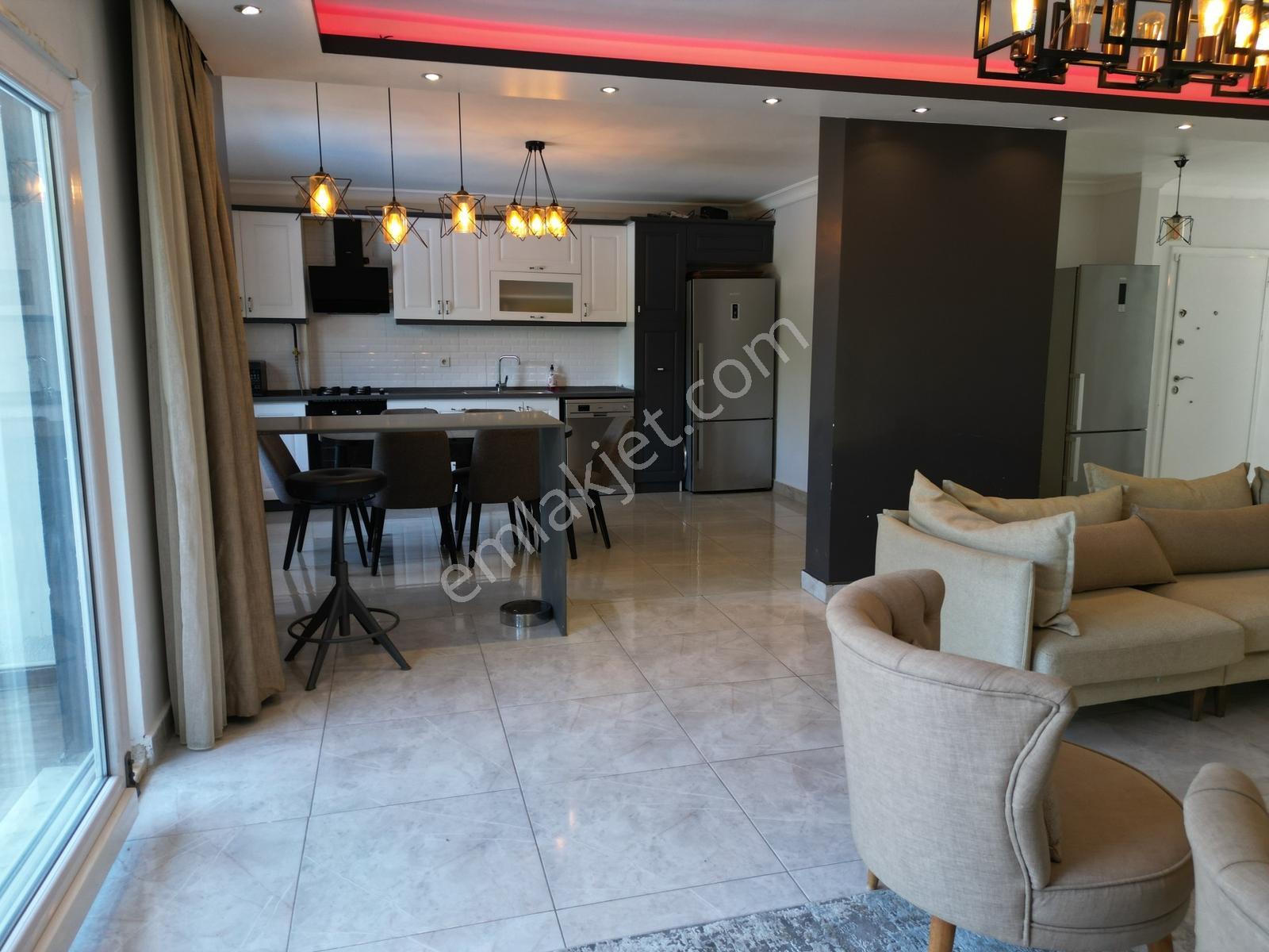 Sapanca Ünlücede Göl Manzaralı Havuzlu Ful Eşyalı 4+1 Villa - Görsel 15