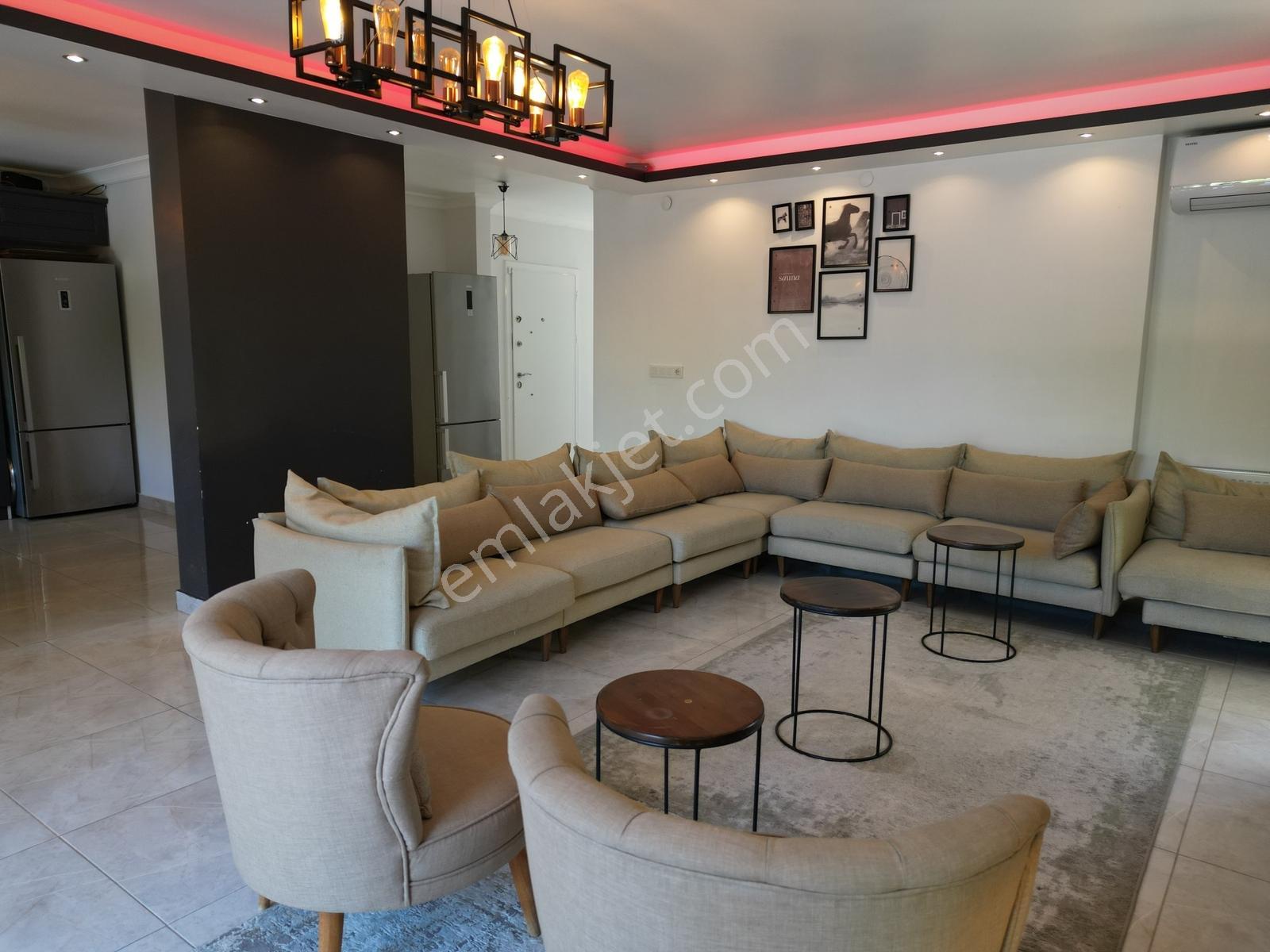 Sapanca Ünlücede Göl Manzaralı Havuzlu Ful Eşyalı 4+1 Villa - Görsel 16