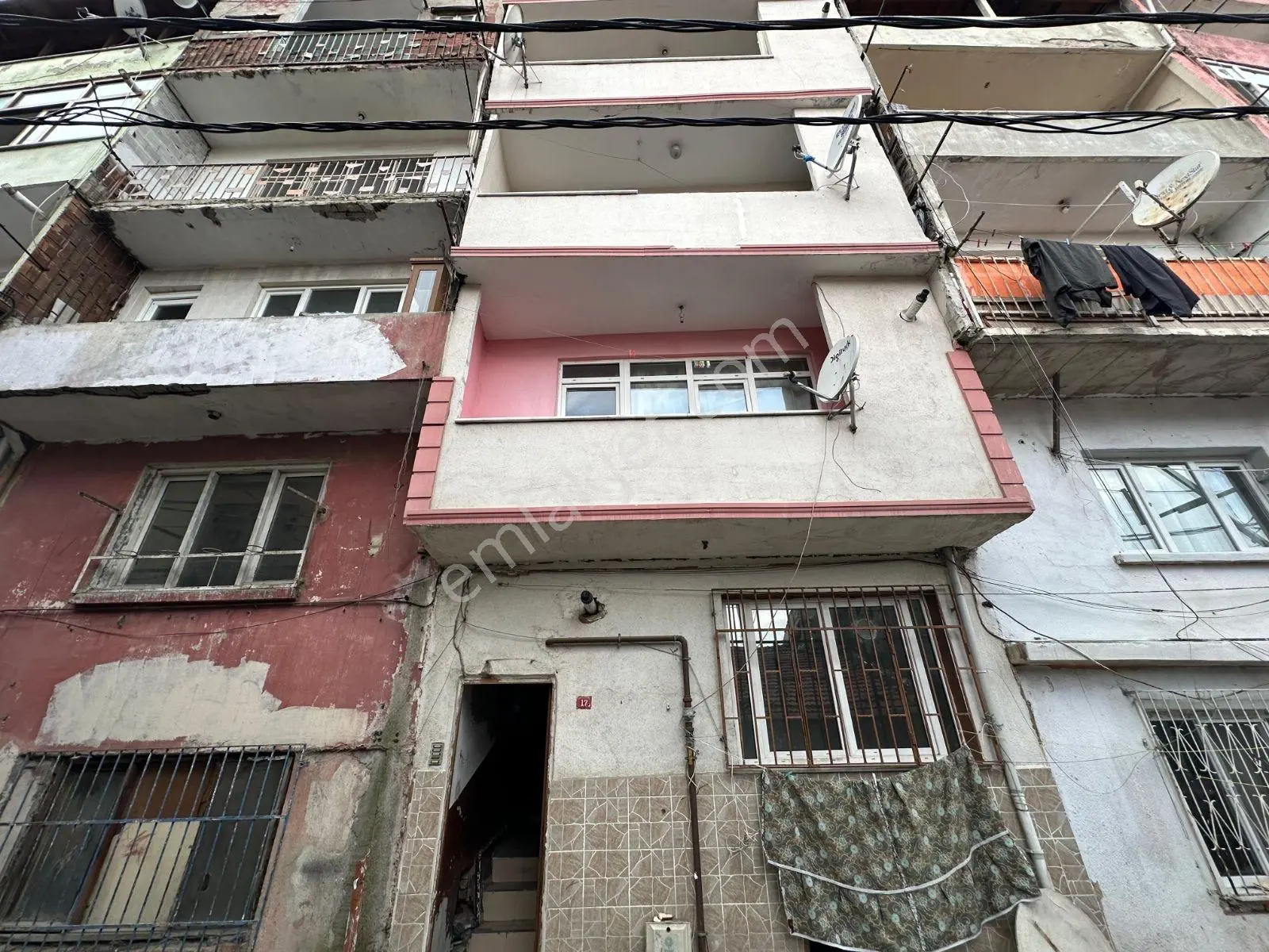 Tuncay'dan Şişli'de Trump Avm'ye 15 Dk Mesafede 1+1 Giriş Kat