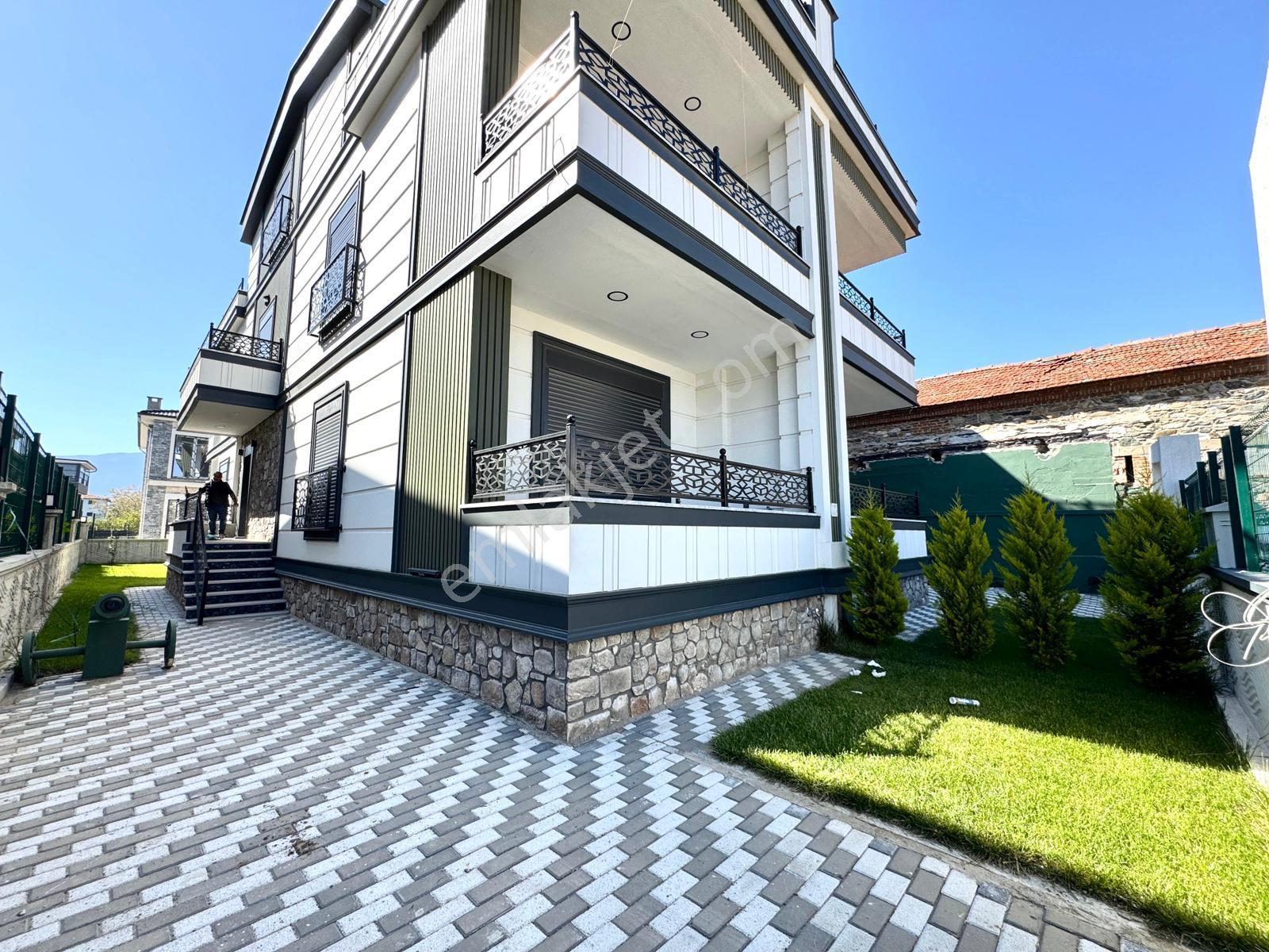 🏡 Referans'tan Zeytinli'de Doğa Manzaralı Ön Cephe Modern Tasarımlı 4+1 Villa - Görsel 9
