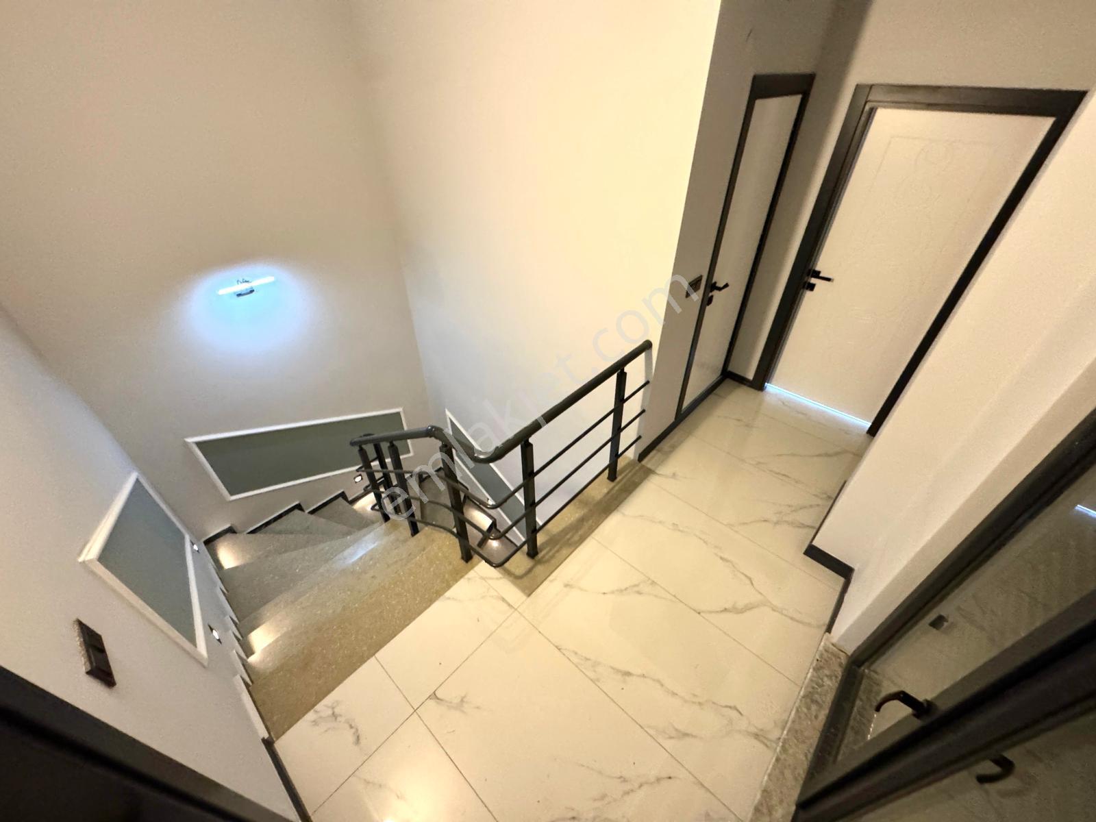 🏡 Referans'tan Zeytinli'de Doğa Manzaralı Ön Cephe Modern Tasarımlı 4+1 Villa - Görsel 34