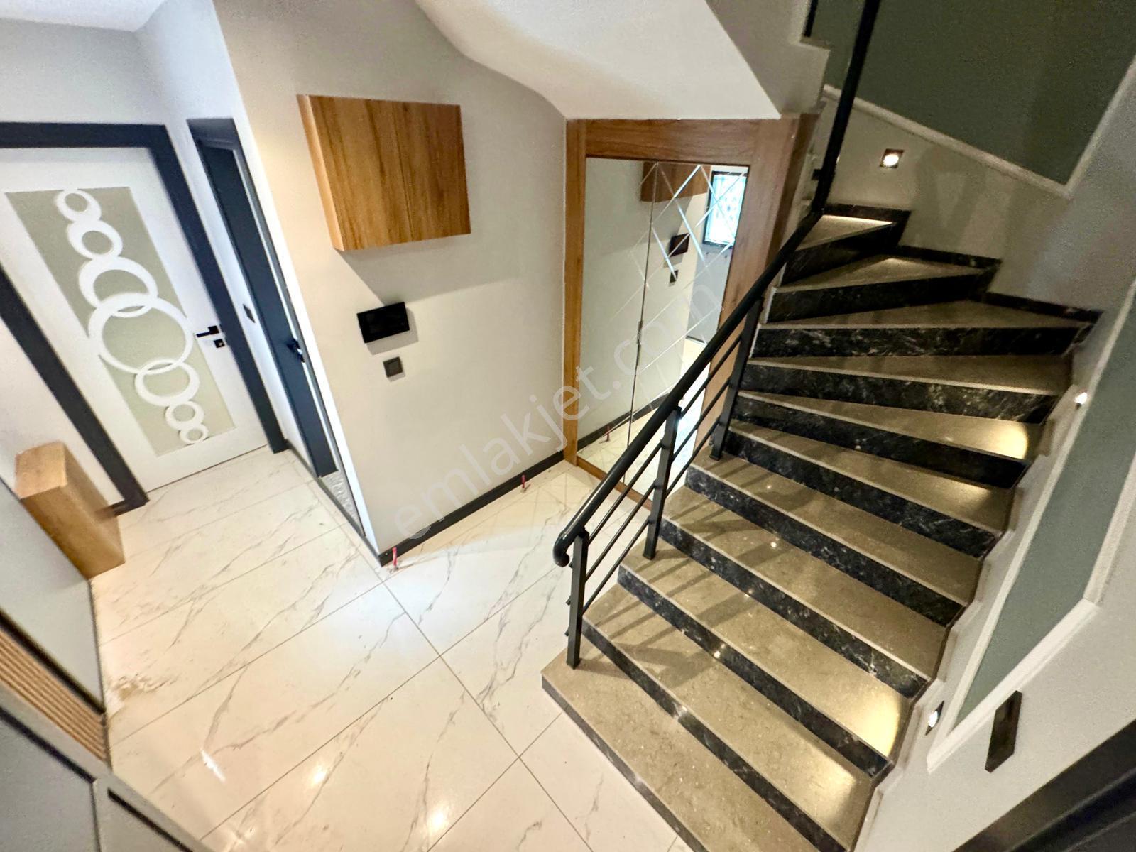 🏡 Referans'tan Zeytinli'de Doğa Manzaralı Ön Cephe Modern Tasarımlı 4+1 Villa - Görsel 23