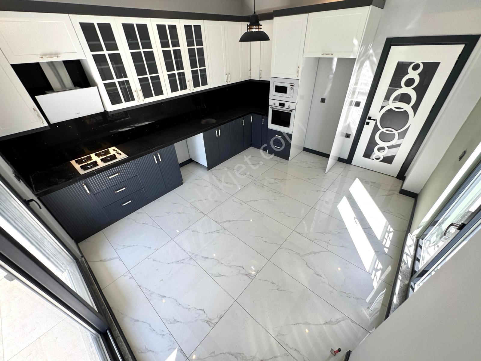 🏡 Referans'tan Zeytinli'de Doğa Manzaralı Ön Cephe Modern Tasarımlı 4+1 Villa - Görsel 15