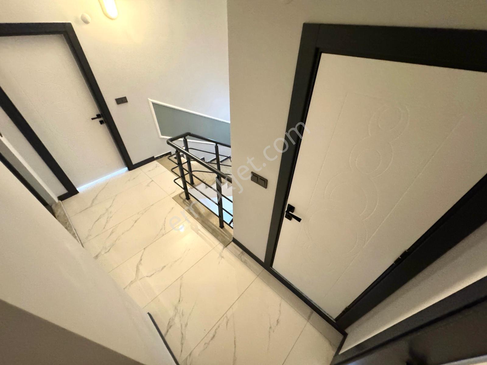 🏡 Referans'tan Zeytinli'de Doğa Manzaralı Ön Cephe Modern Tasarımlı 4+1 Villa - Görsel 33