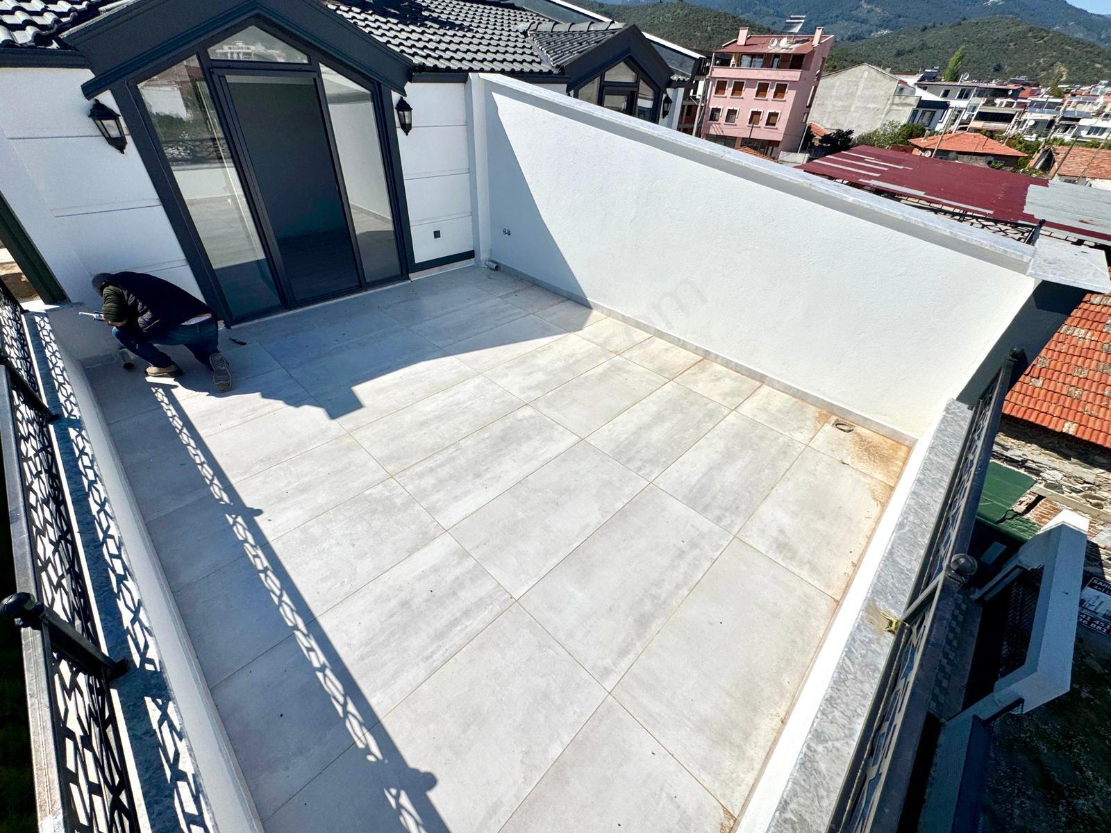 🏡 Referans'tan Zeytinli'de Doğa Manzaralı Ön Cephe Modern Tasarımlı 4+1 Villa - Görsel 26