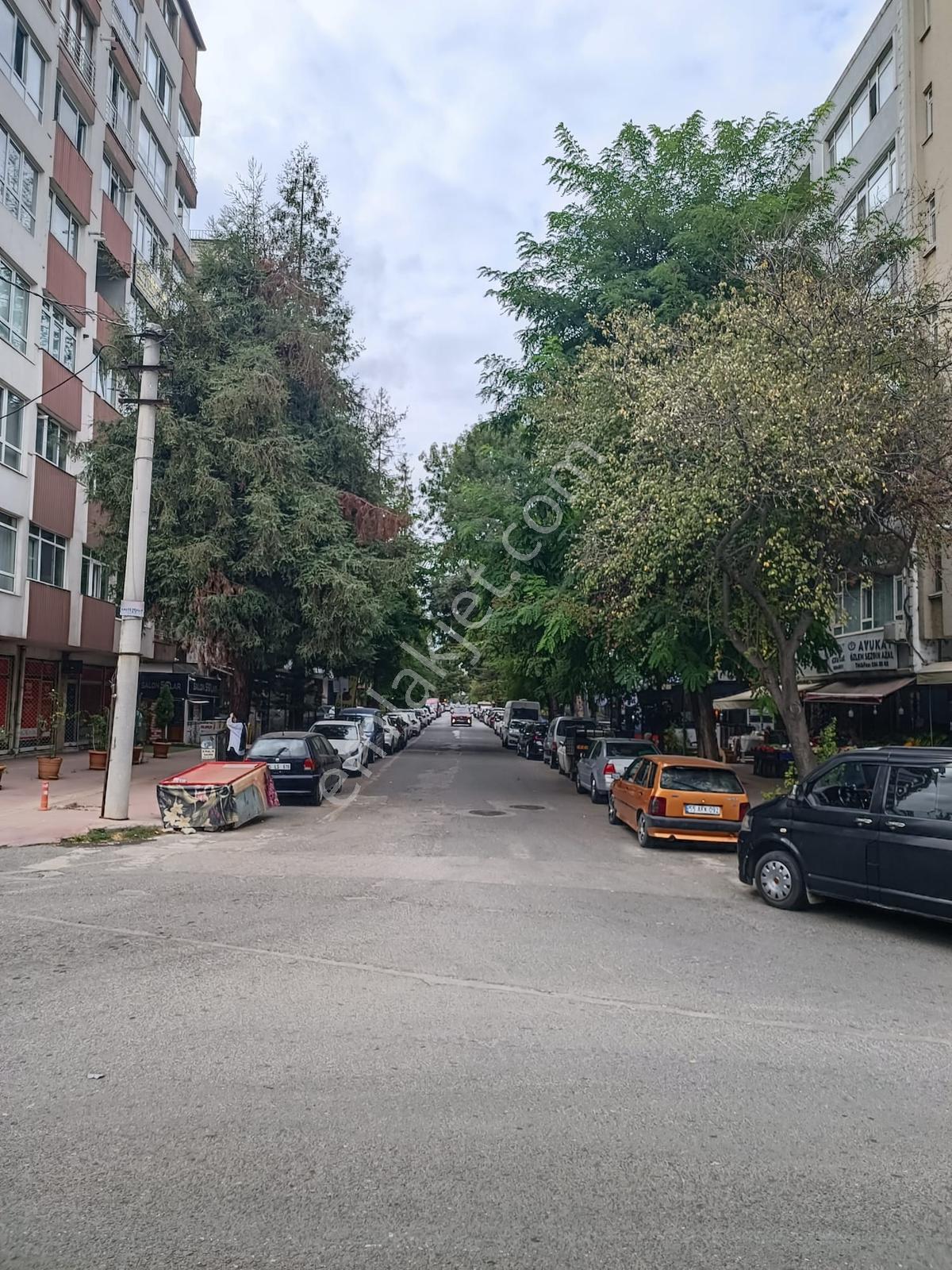 Saadet Caddesi'nde Kiracılı Satılık Dükkan - Görsel 4