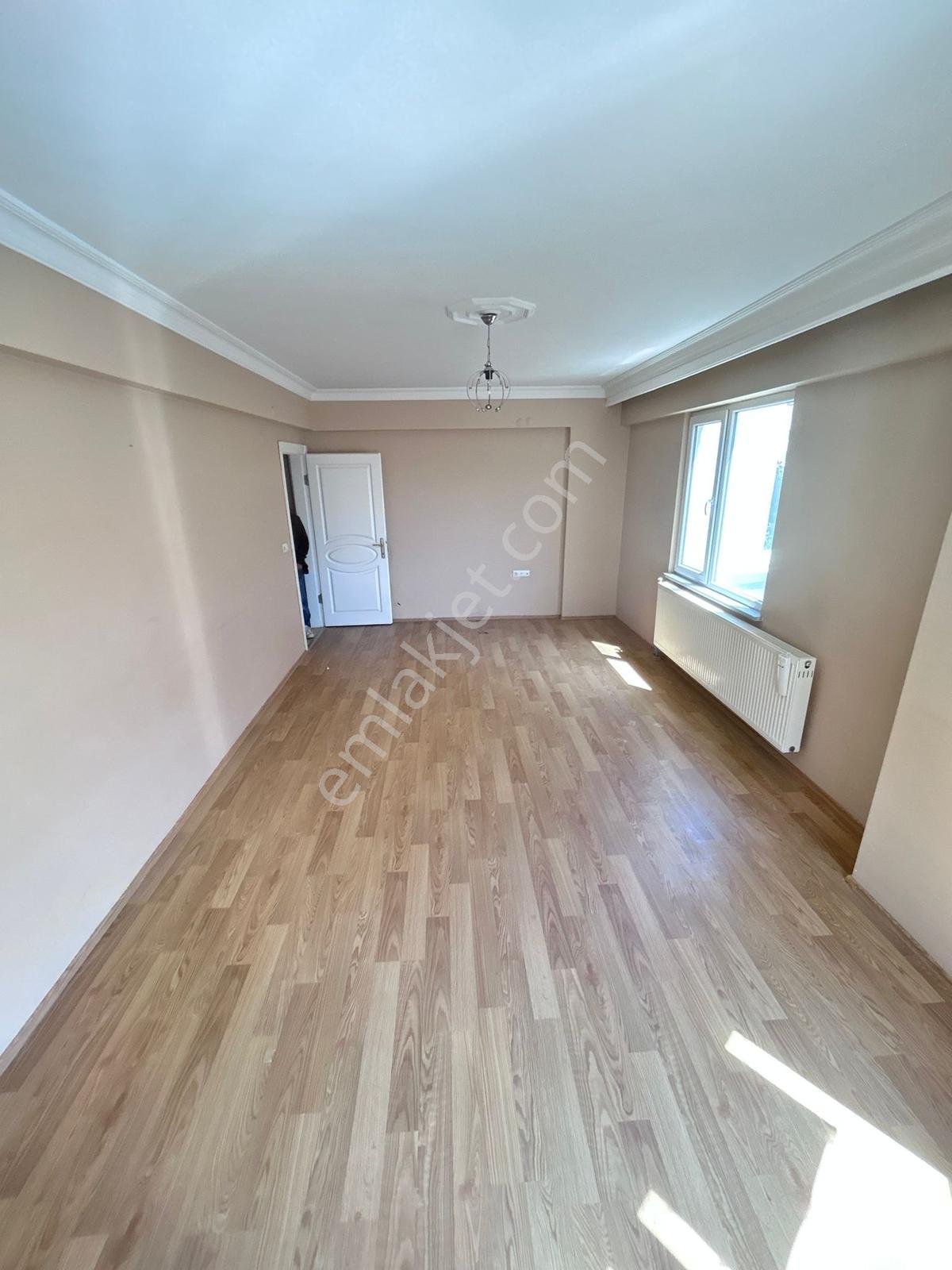 Reşadiye Mahallesi Asken Cad 3+1 Kapalı Otoparklı Fırsat Daire - Görsel 2