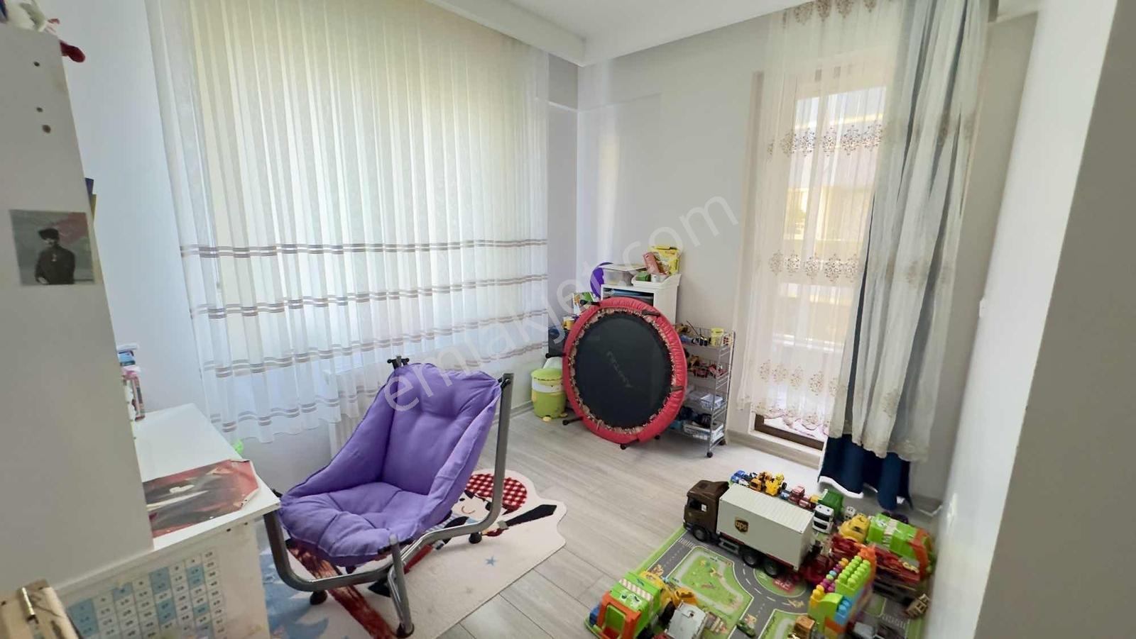 Dumlupınar Mh.ütopya Sitesi 4+1 Ara Kat Daire - Görsel 14