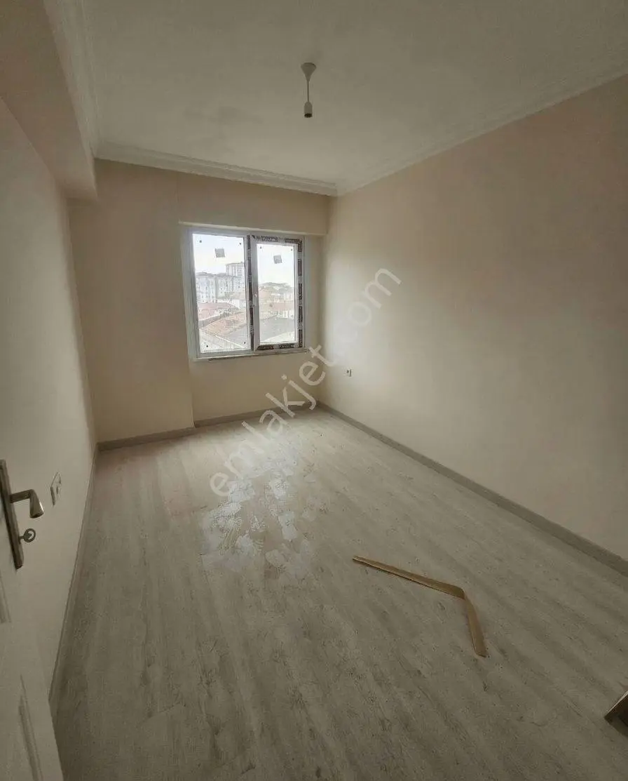 Demirkapıda Satılık 3+1 Sitede Sıfır Daire (cuma Pazarı Tarafında ) - Görsel 3