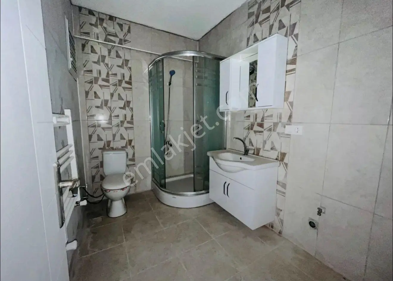 Sahile Yakın Satılık Yeni Binada 3+1 Keyifli Daire ***boş*** - Görsel 8