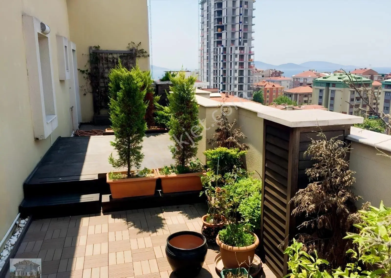 Kordonboyu Sahilde Eagle Park Sitesinde Satilik 2+1teras Daire