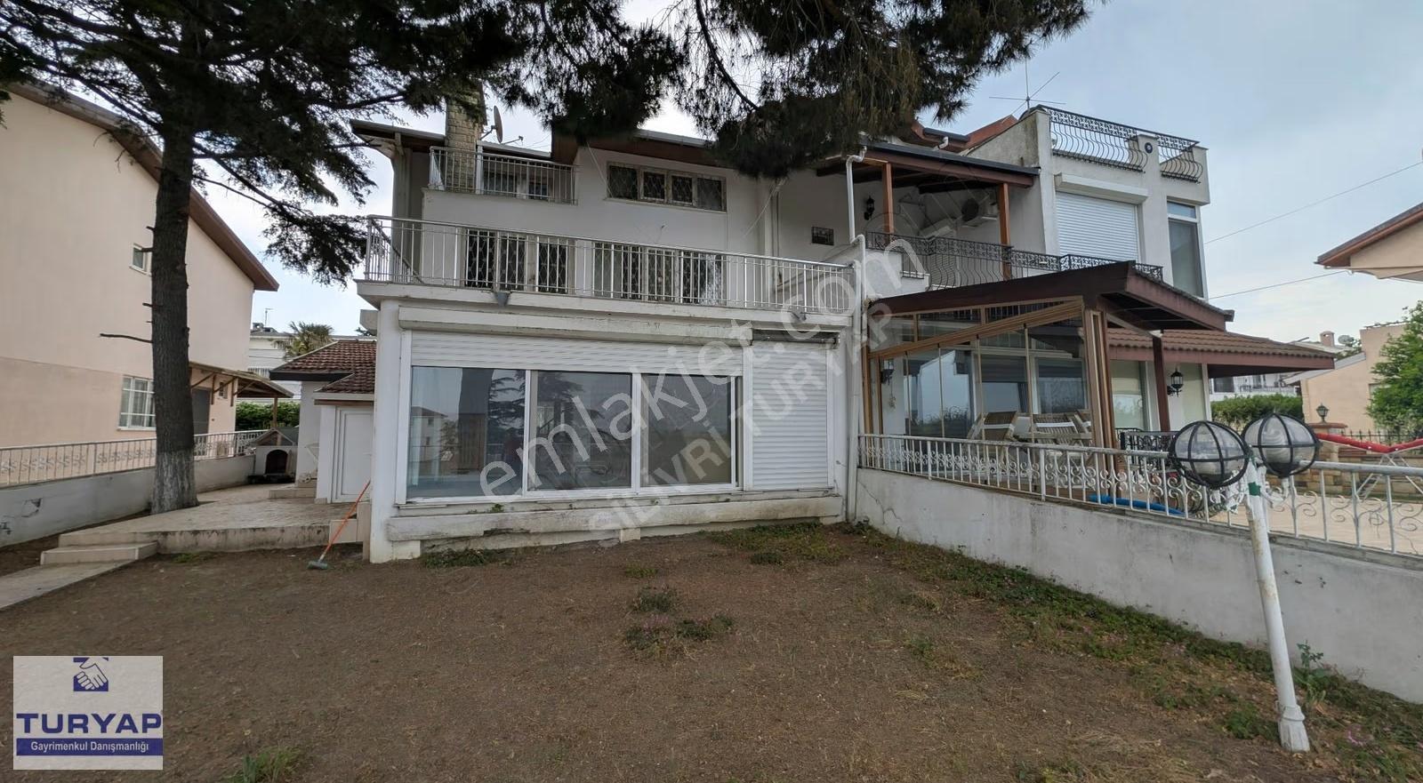 Turyap'tan Silivri'de Denize Sıfır Sitede Eşyalı 4+1 Villa - Görsel 11