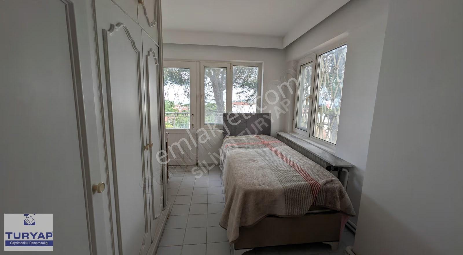 Turyap'tan Silivri'de Denize Sıfır Sitede Eşyalı 4+1 Villa - Görsel 27