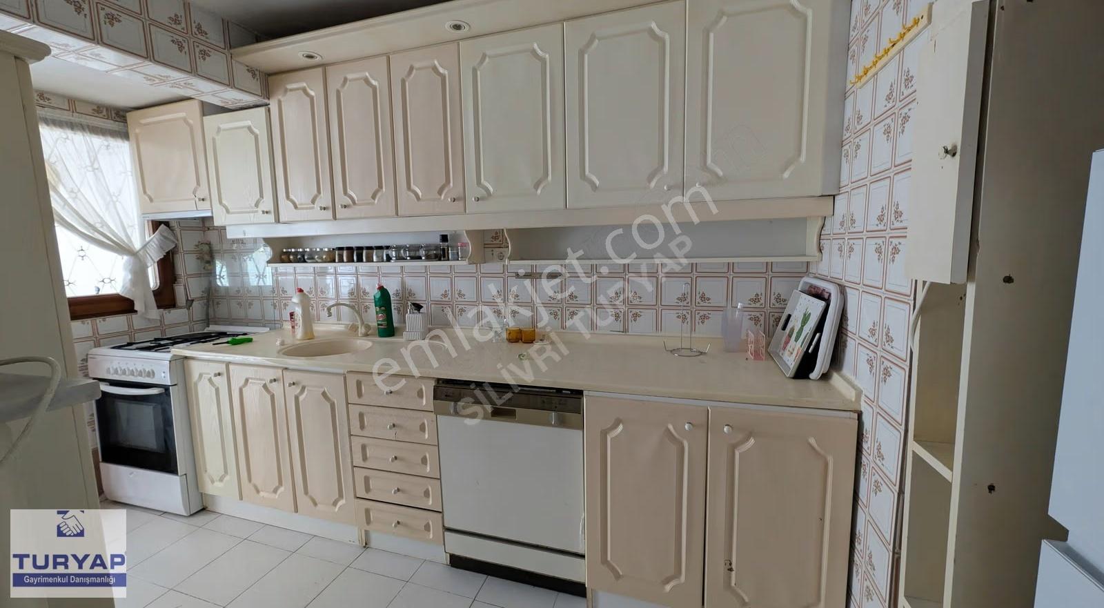 Turyap'tan Silivri'de Denize Sıfır Sitede Eşyalı 4+1 Villa - Görsel 17