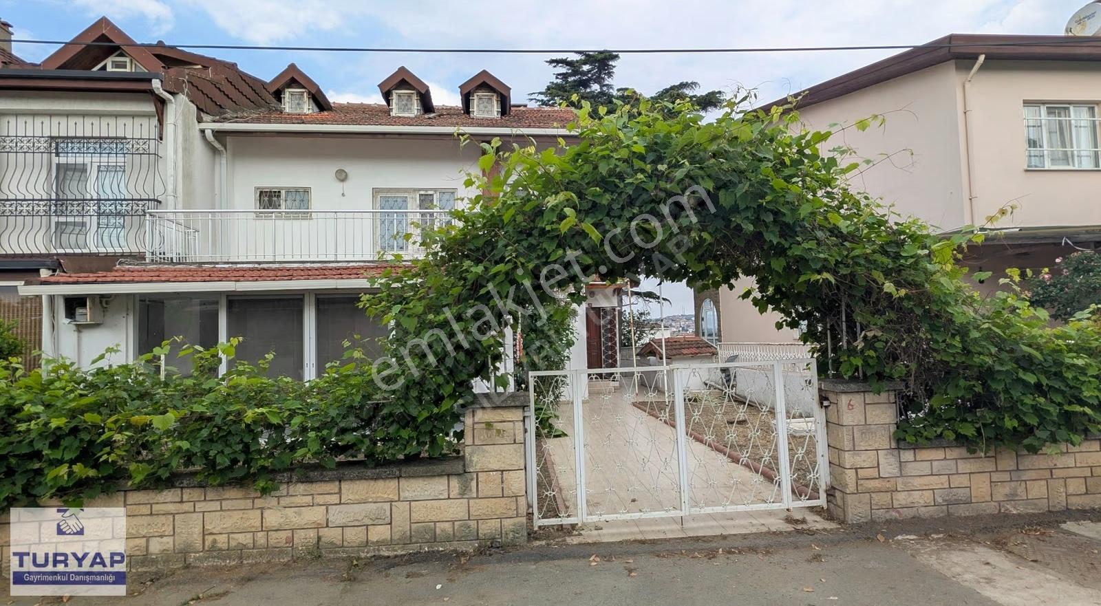 Turyap'tan Silivri'de Denize Sıfır Sitede Eşyalı 4+1 Villa