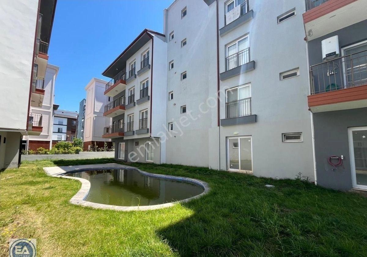 Kuşadası Davutlar’da Havuzlu Sitede 2 + 1 Daire