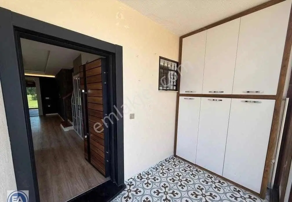 Soğucak Havuzlu Site İçerisinde 3+1 Geniş Villa - Görsel 4