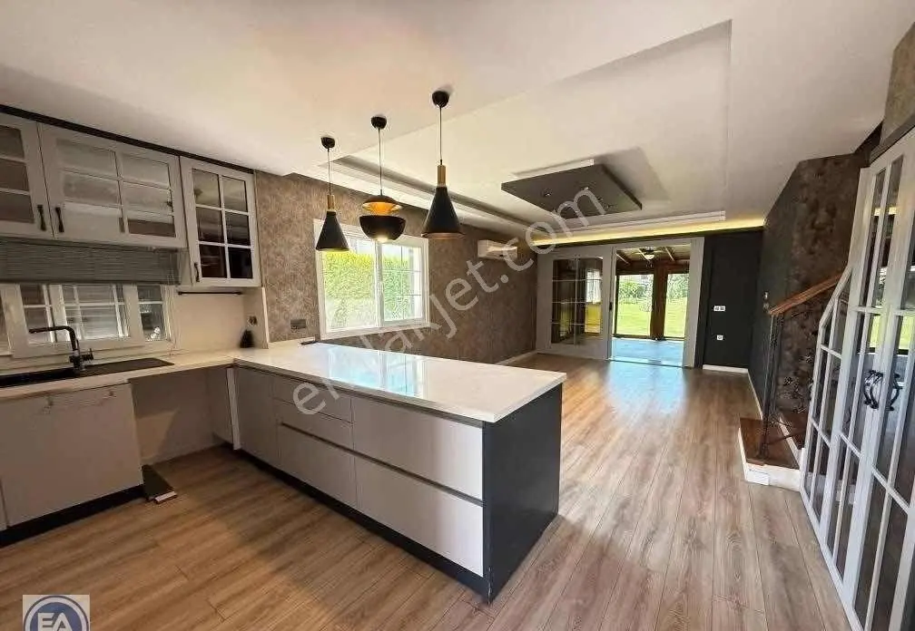Soğucak Havuzlu Site İçerisinde 3+1 Geniş Villa - Görsel 5