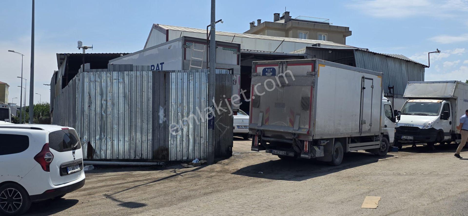Ferhatpaşa'da , Depolamaya Ve İmalata Uygun , 463 M2 İşyeri