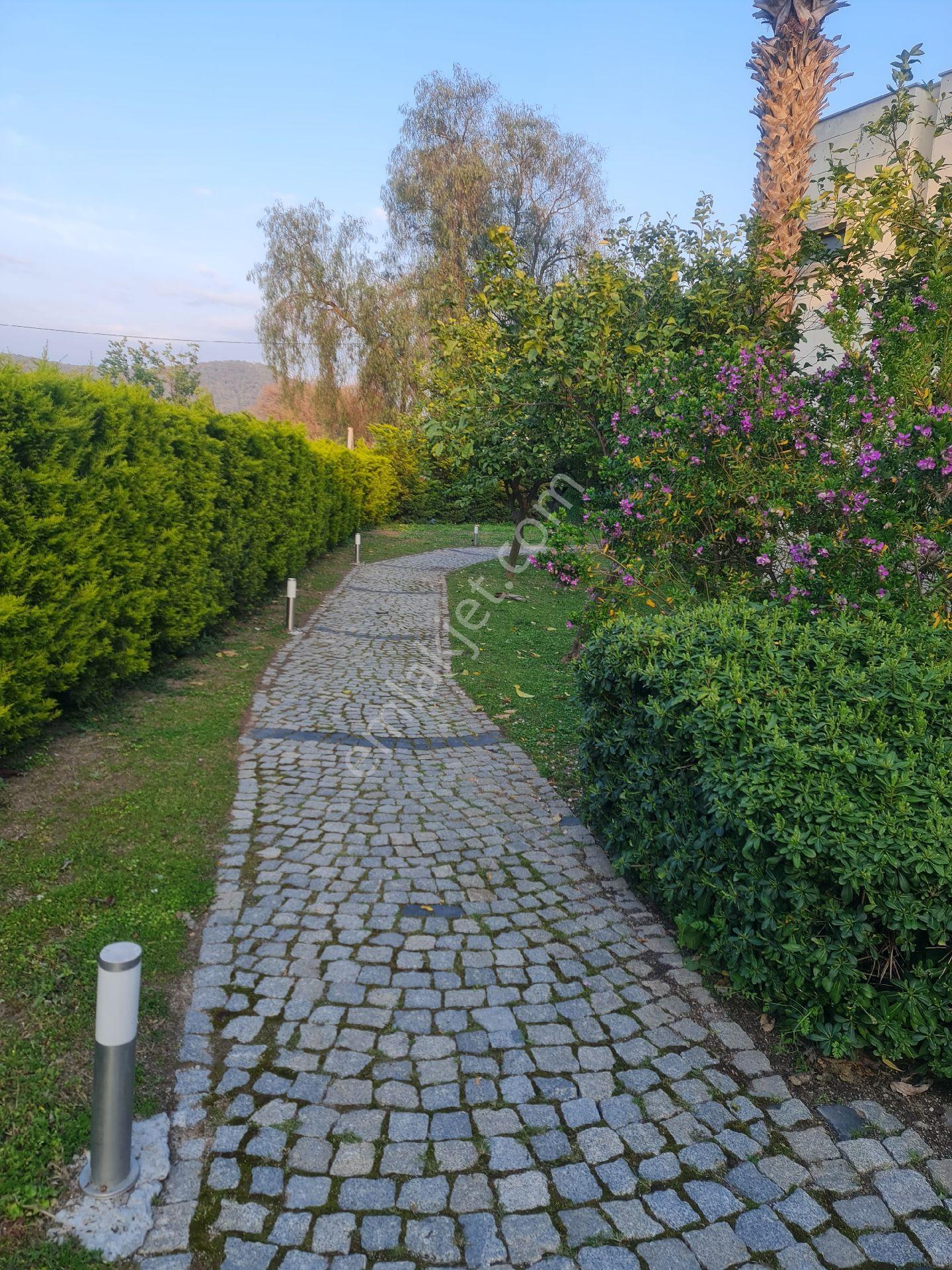 Fiyat Düştü! Sahibinden Türbükünde Merkezi Konumda Nezih Sitede 3+1 Müstakil Villa - Görsel 4