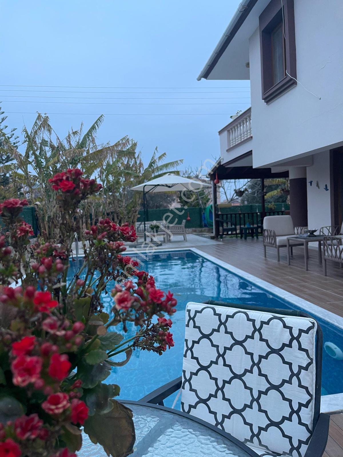 Çeşme Dalyan Marina Yakını Kiralık Sezonluk/aylık Müstakil Havuzlu Villa - Görsel 24