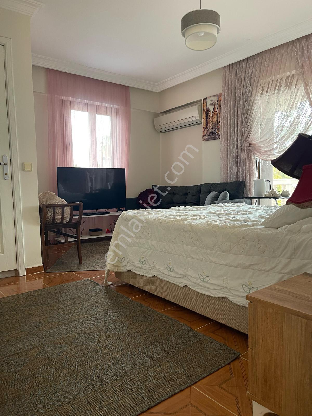 Çeşme Dalyan Marina Yakını Kiralık Sezonluk/aylık Müstakil Havuzlu Villa - Görsel 4