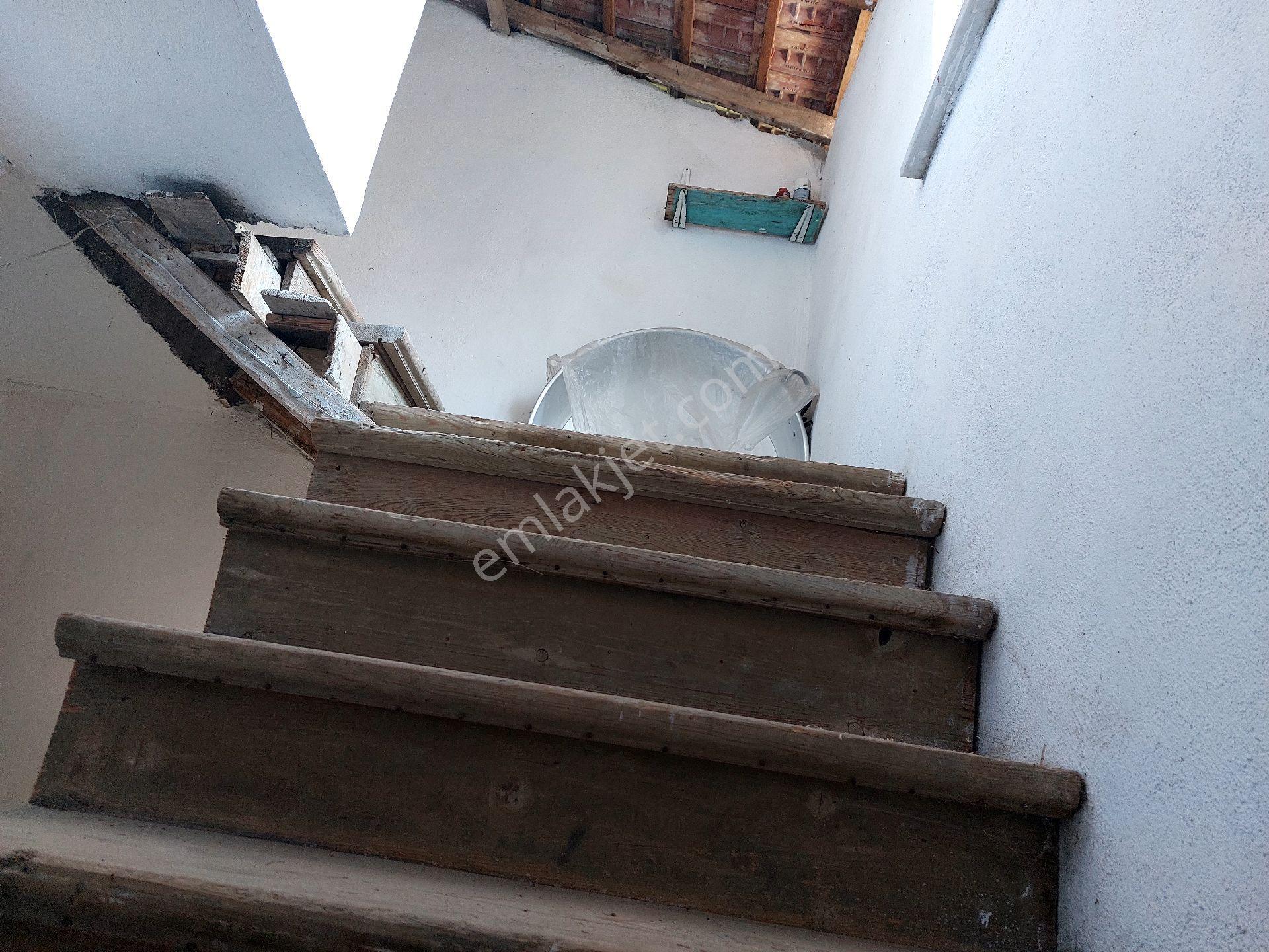 Köy Merkezinde Temiz 3 Katlı - Görsel 5