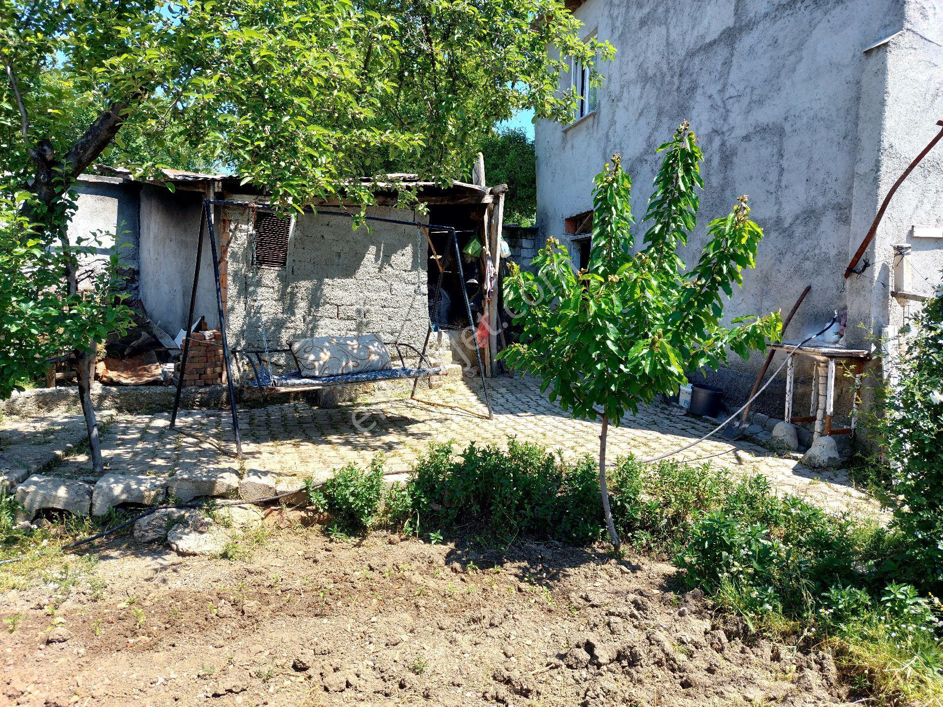 Köy Merkezinde Temiz 3 Katlı - Görsel 18