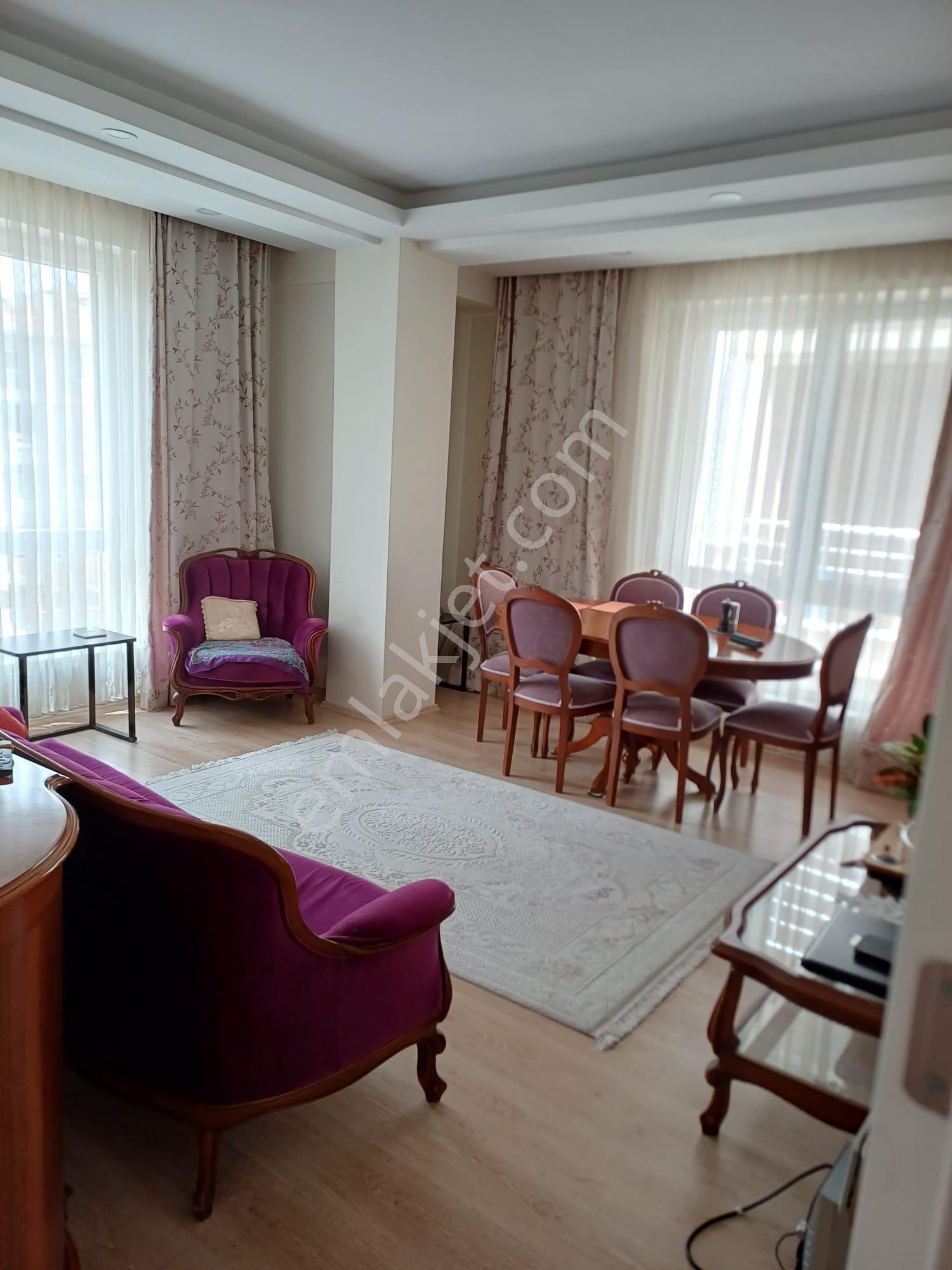 Century 21 Vizyon'dan Bahçelievler'de Satılık 3+1 Daire - Görsel 3