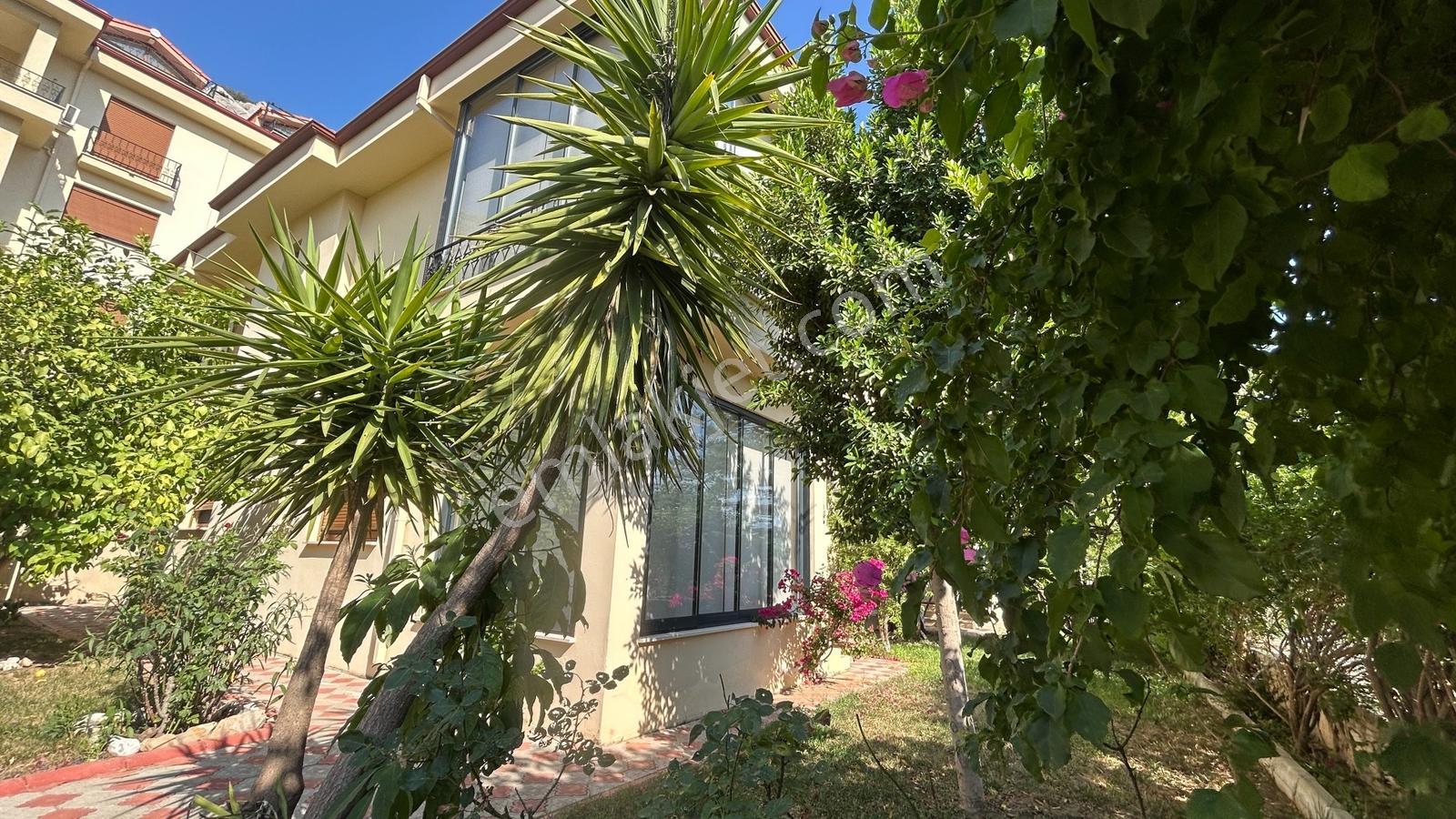 Marmaris Camiavlunda Satılık 5+1 Tribleks Havuzlu Villa - Görsel 2
