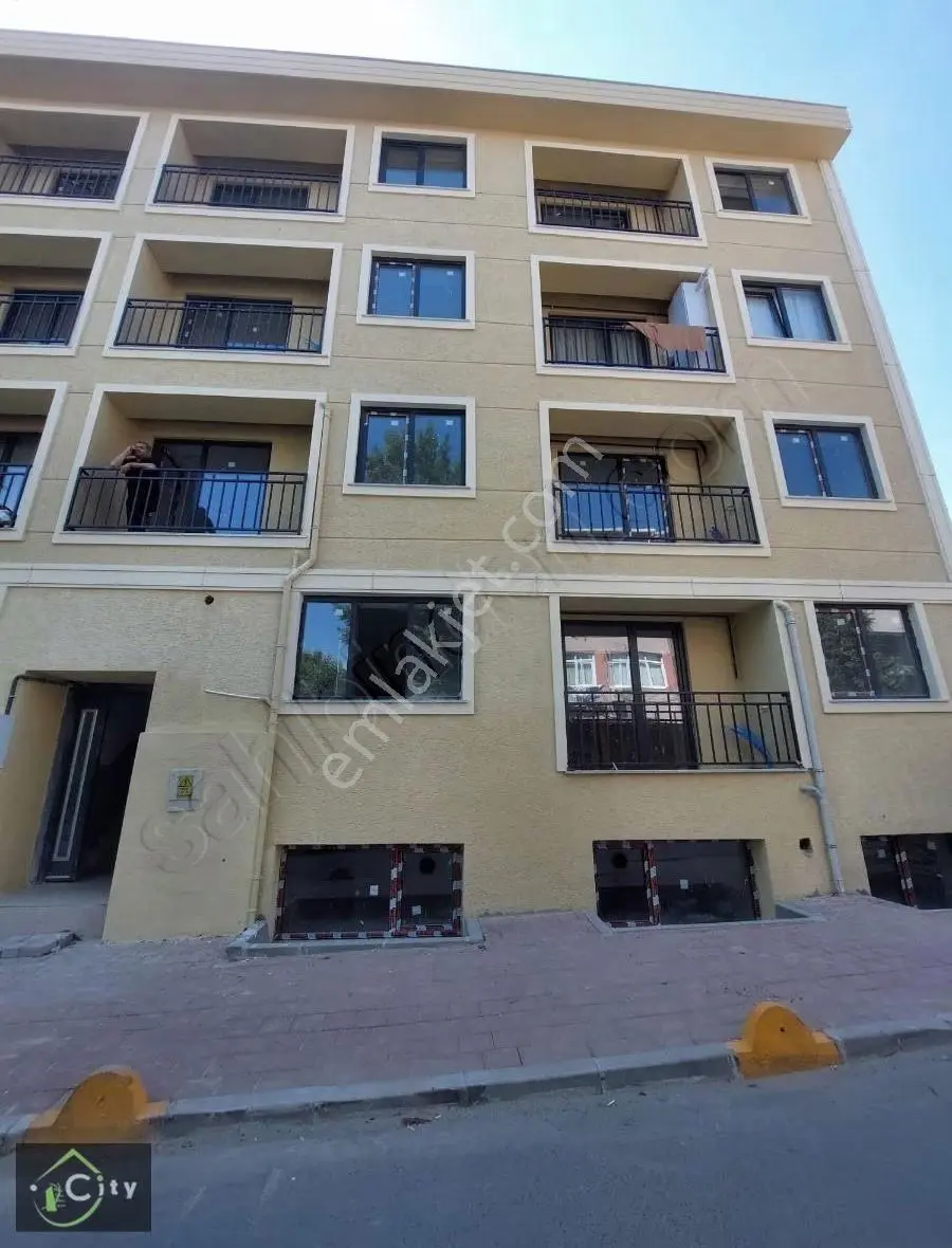 Şehremini Melakhatun Okul Yenin Satılık Sıfır Daire 2+1 Enüst Ka