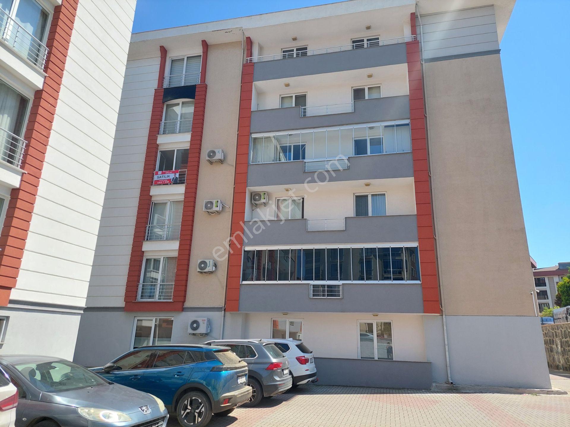 Hürriyet Mahallesi Site İçinde Masrafsız 3+1