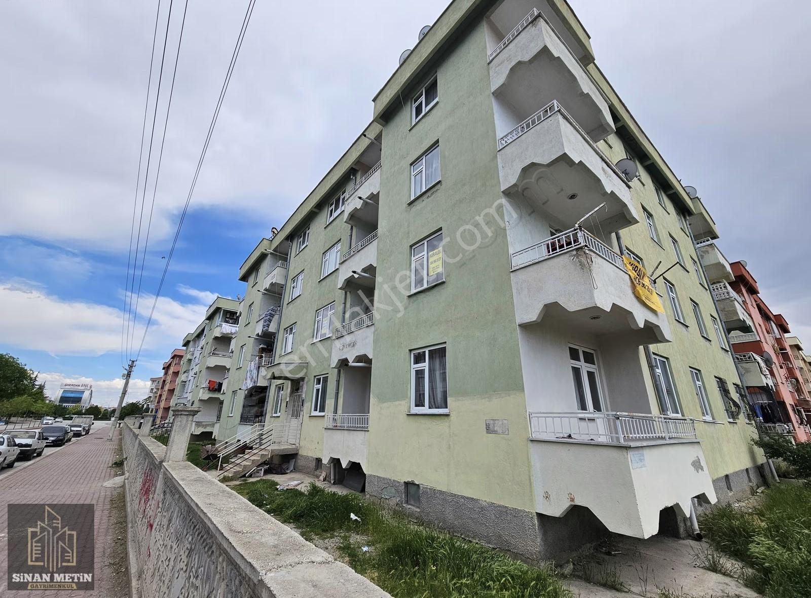 Mta Tramvay Durağı Gherdan Hotel Karşısı Yazırda Kiralık Daire