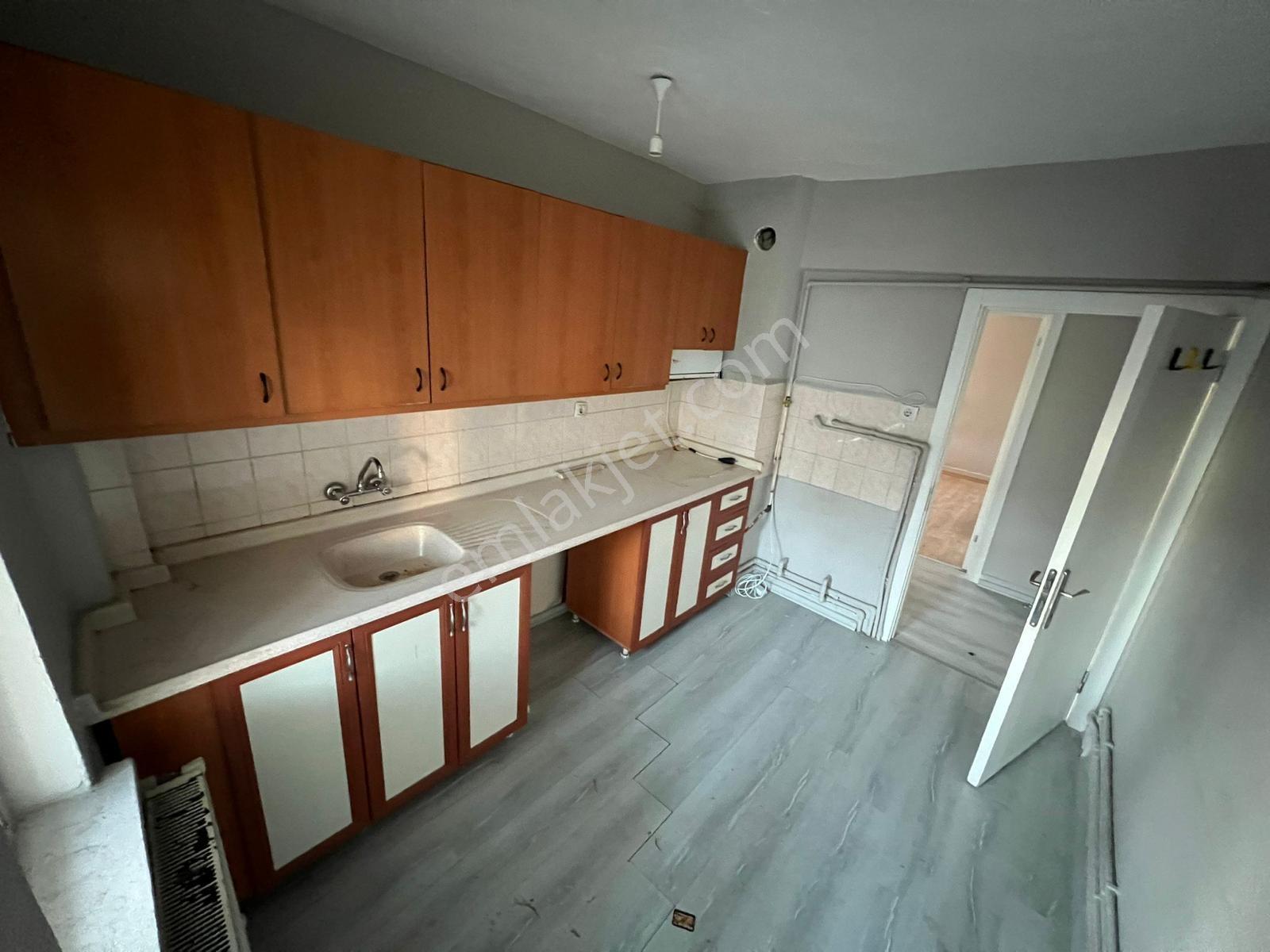 Osmanlı Mh. Site İçinde Geniş Bağımsız Katta 3+1 Kiralık Daire - Görsel 33
