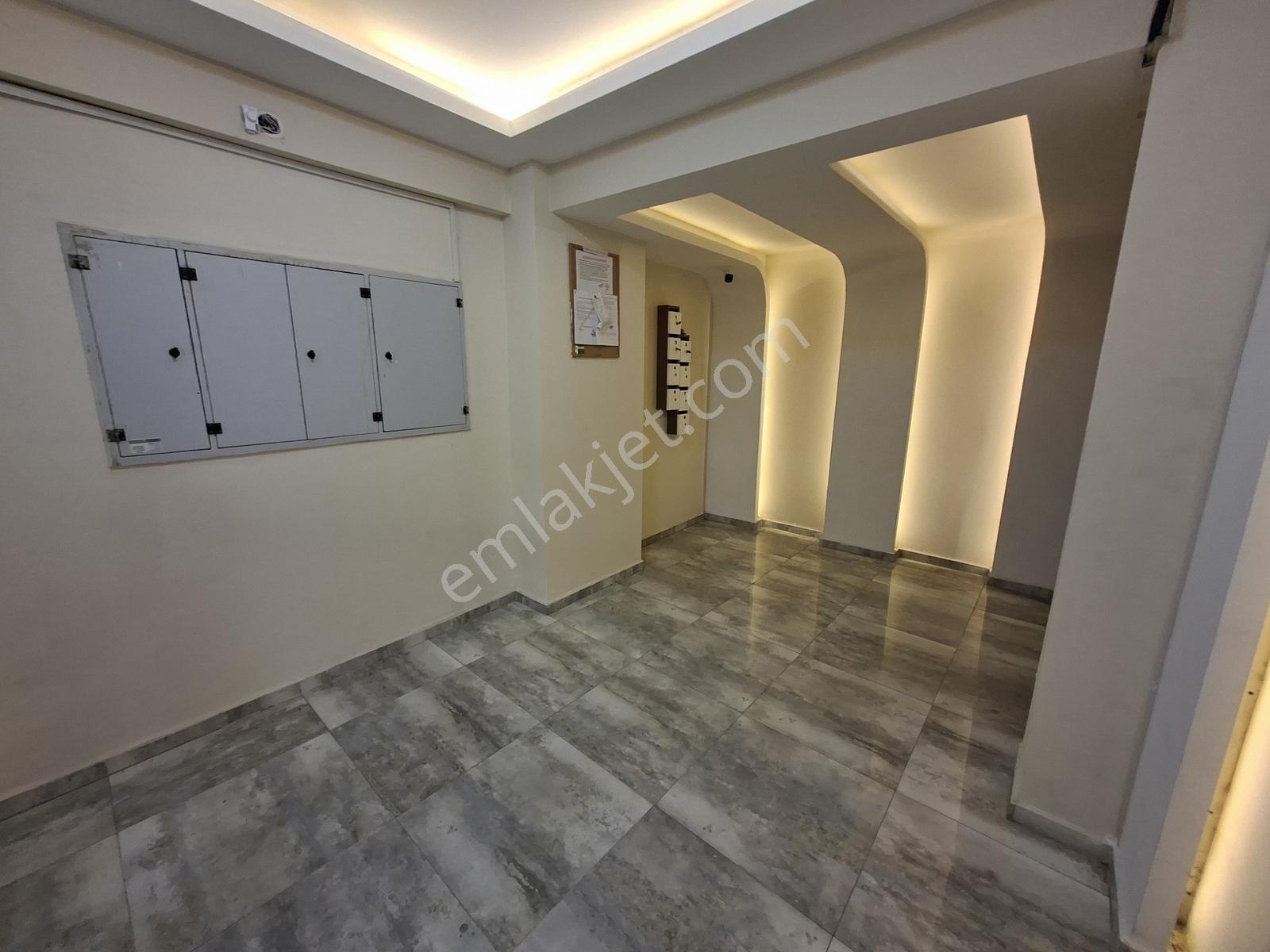 Üniversite Yakın Kiracısı İçinde Eşyalı 2+1 Ara Kat 7 Yıllık - Görsel 8