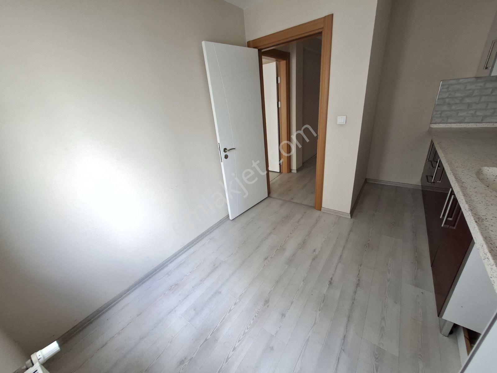 Üniversite Yakın Kiracısı İçinde Eşyalı 2+1 Ara Kat 7 Yıllık - Görsel 21