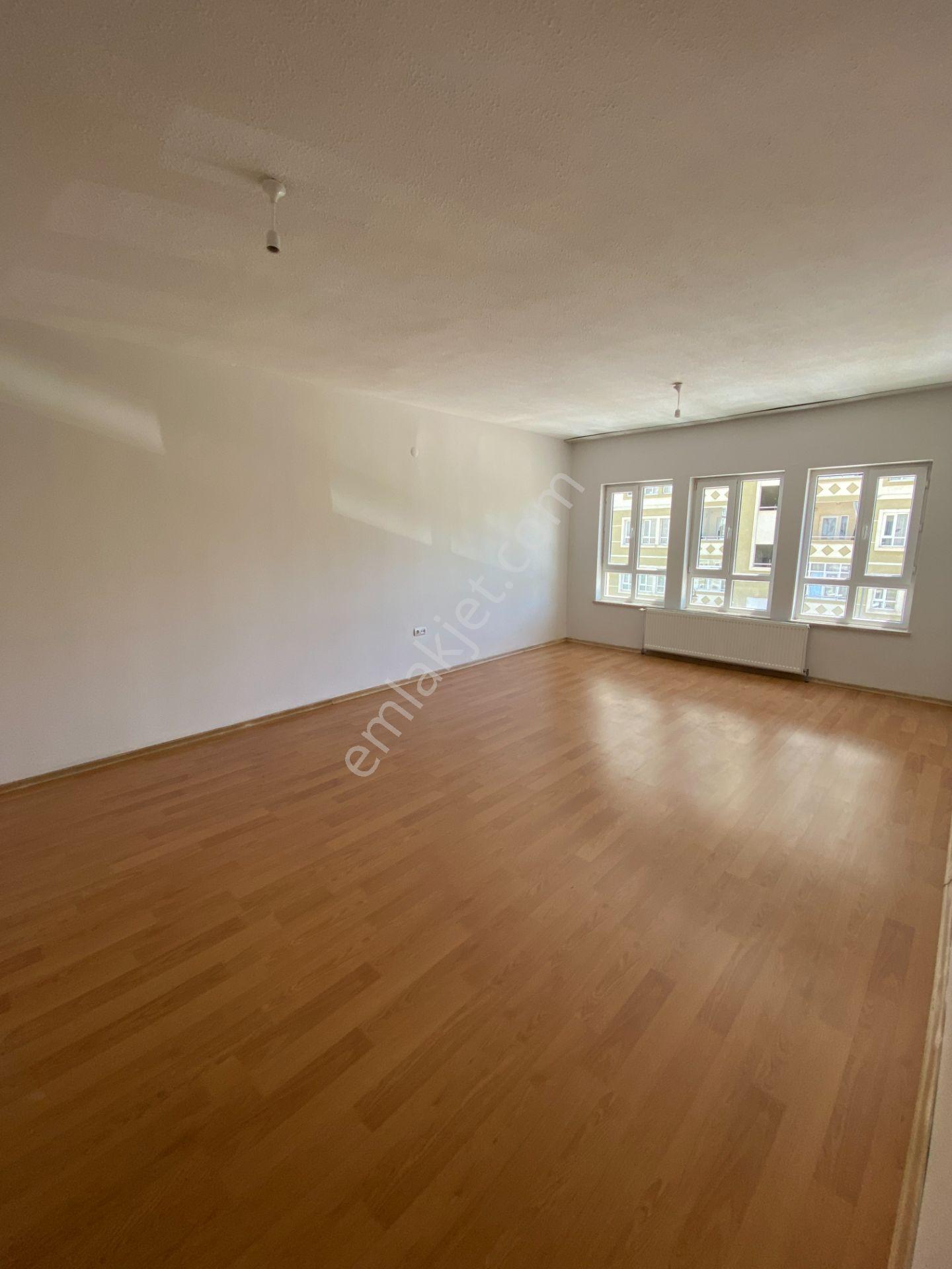 Sivas Merkez Özbelsan Tokide 3+1 Kiralık Daire - Görsel 9