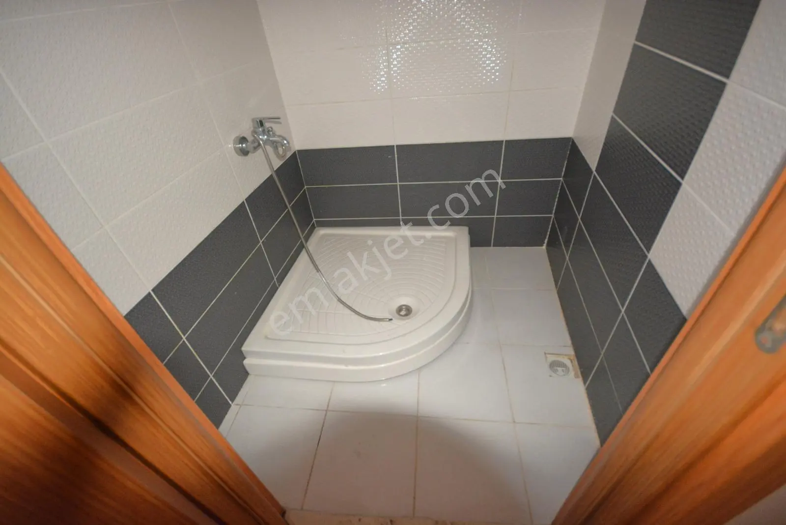 Satılık Merkezde 110 M² Emin Evime Uygun 3+1 Çift Balkonludaire - Görsel 12