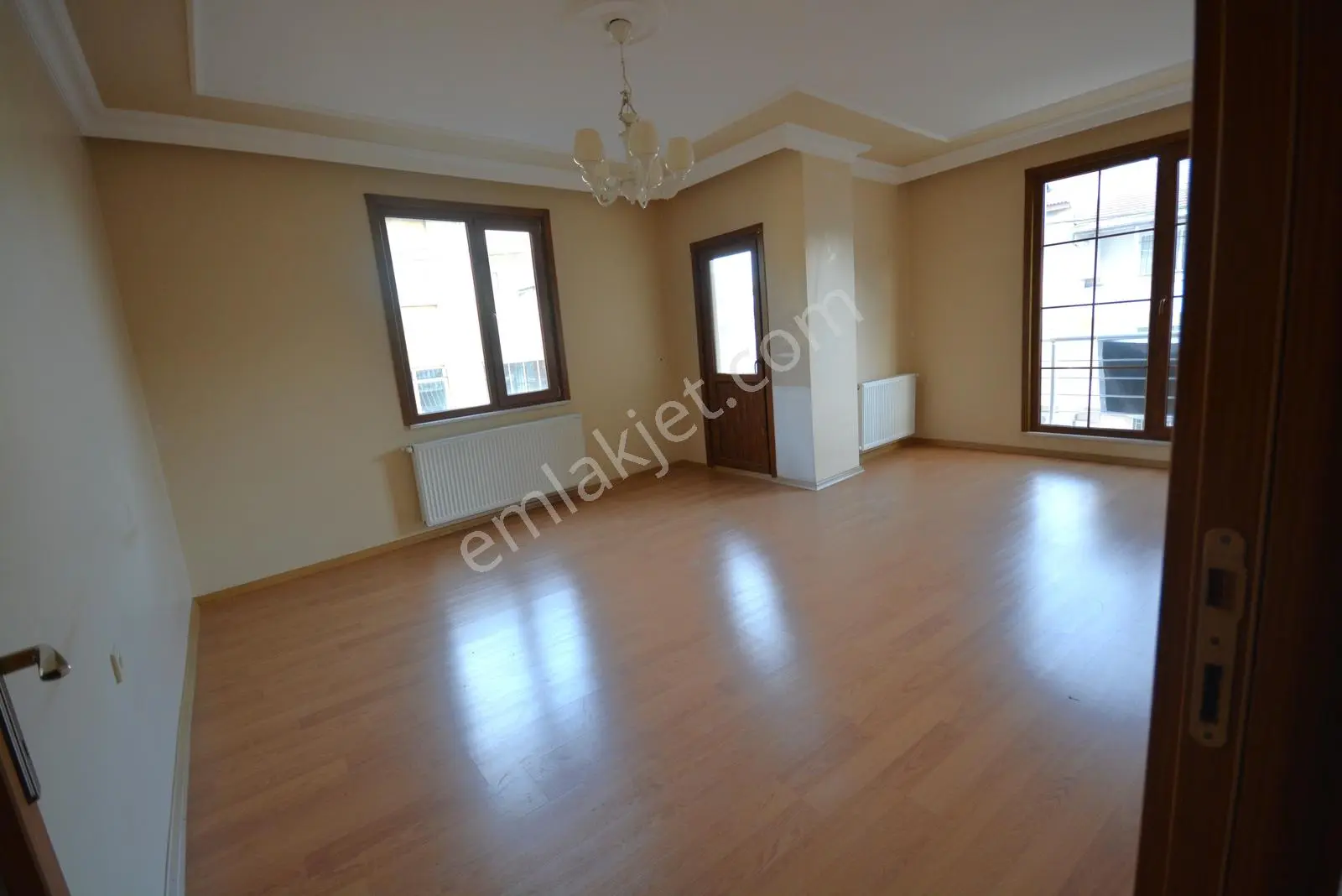 Satılık Merkezde 110 M² Emin Evime Uygun 3+1 Çift Balkonludaire