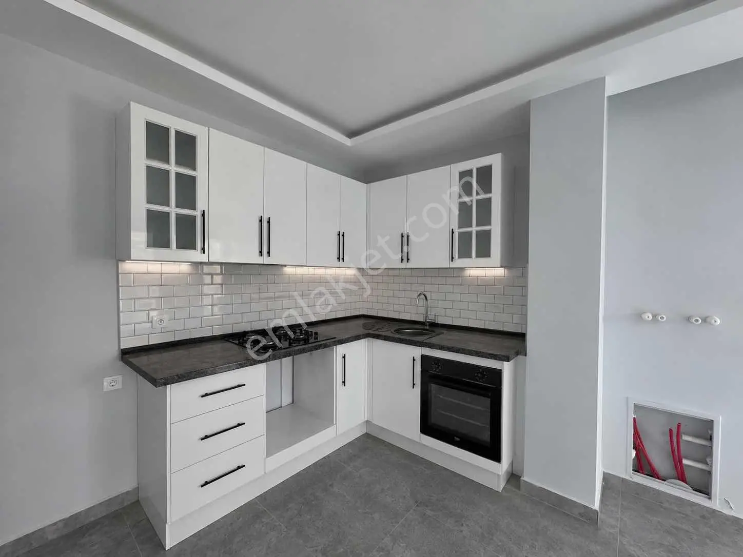 Altınkum Emlak'tan Havuzlu Site İçinde 1+1 Satılık Daire - Görsel 3