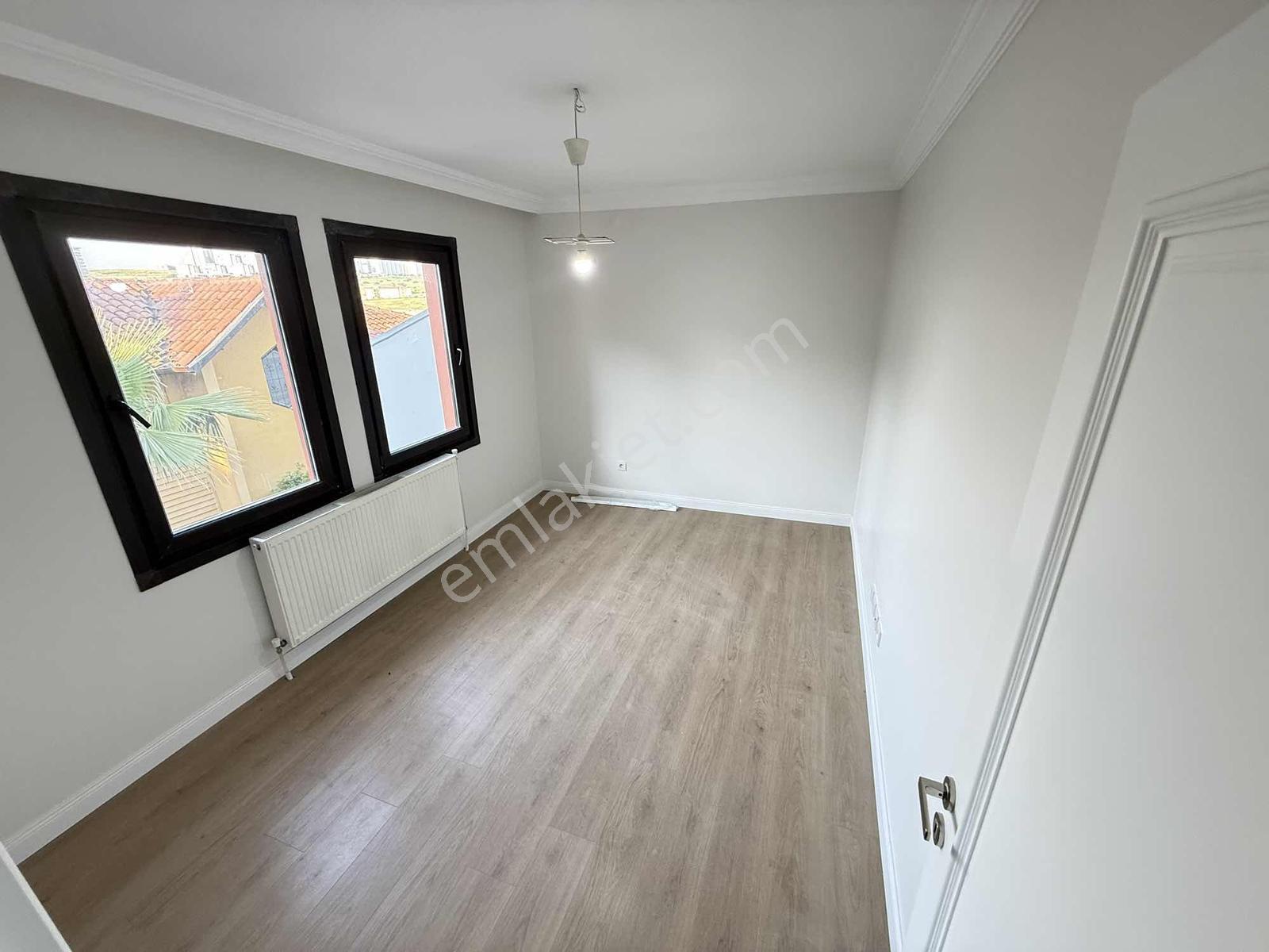 Bahçeşehir Bademlerde İçi Sıfır Kiralık 6+2 Villa - Görsel 15