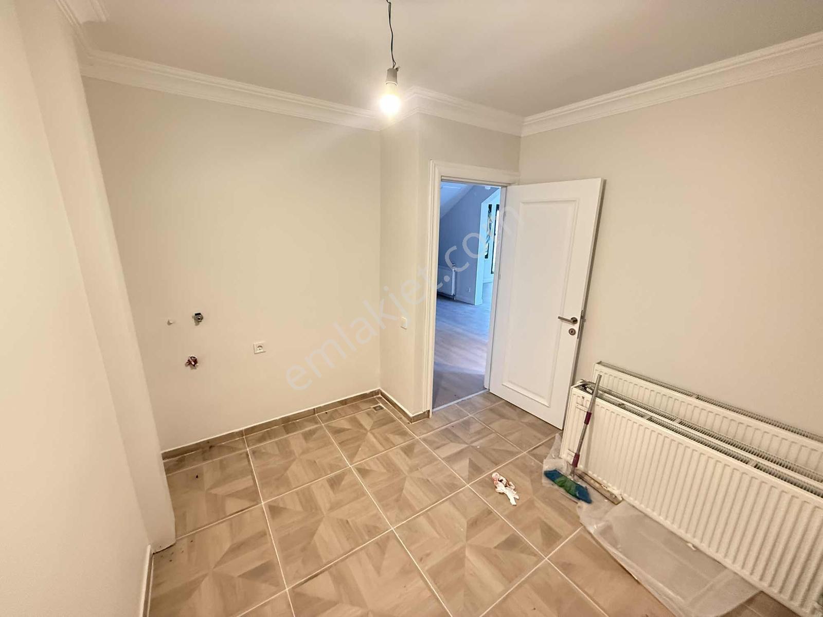Bahçeşehir Bademlerde İçi Sıfır Kiralık 6+2 Villa - Görsel 31
