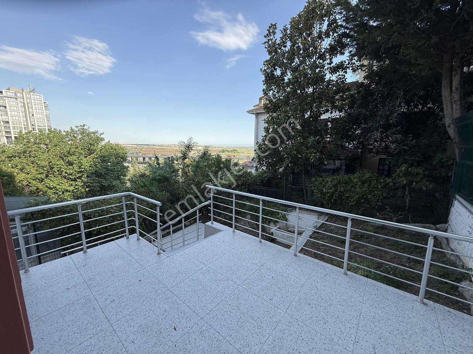Bahçeşehir Bademlerde İçi Sıfır Kiralık 6+2 Villa - Görsel 28