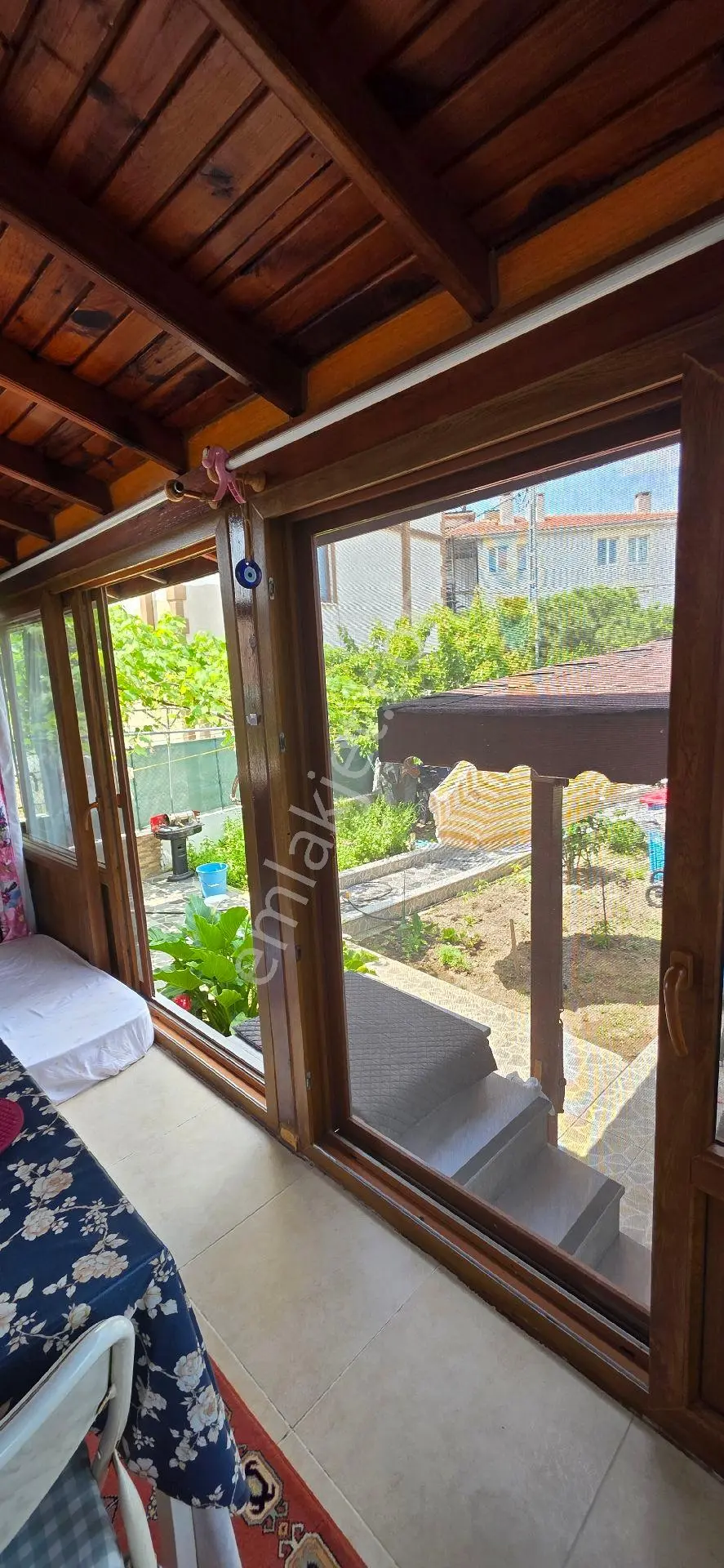 Avşa Adası Merkezde Müstakil 2 Katlı Daire Ve Arsası Postaneyle Bitişik Denize 150 Metre Bahçeli - Görsel 4