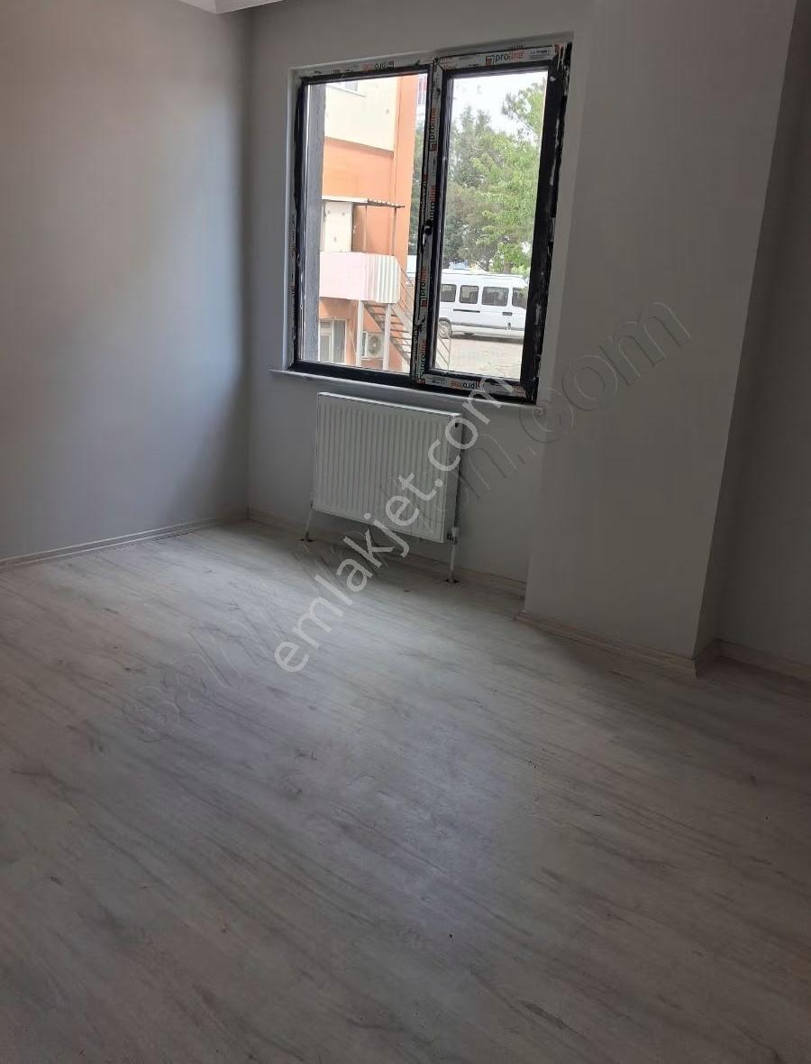 Tuşba Emlaktan Satılık İskanlı Ara Kat Sıfır 2+1 Daire - Görsel 5