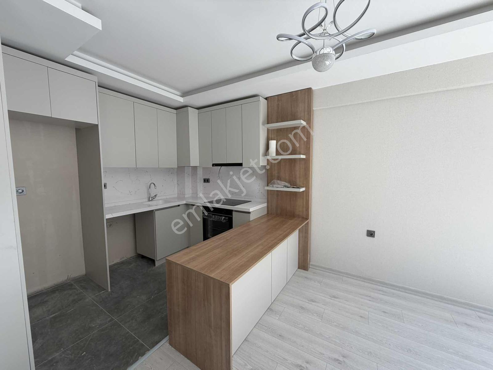 Alaçatı'dan/arakatta/güvenlikli Sitede/yerden Isıtmalı/1+1 Daire - Görsel 4