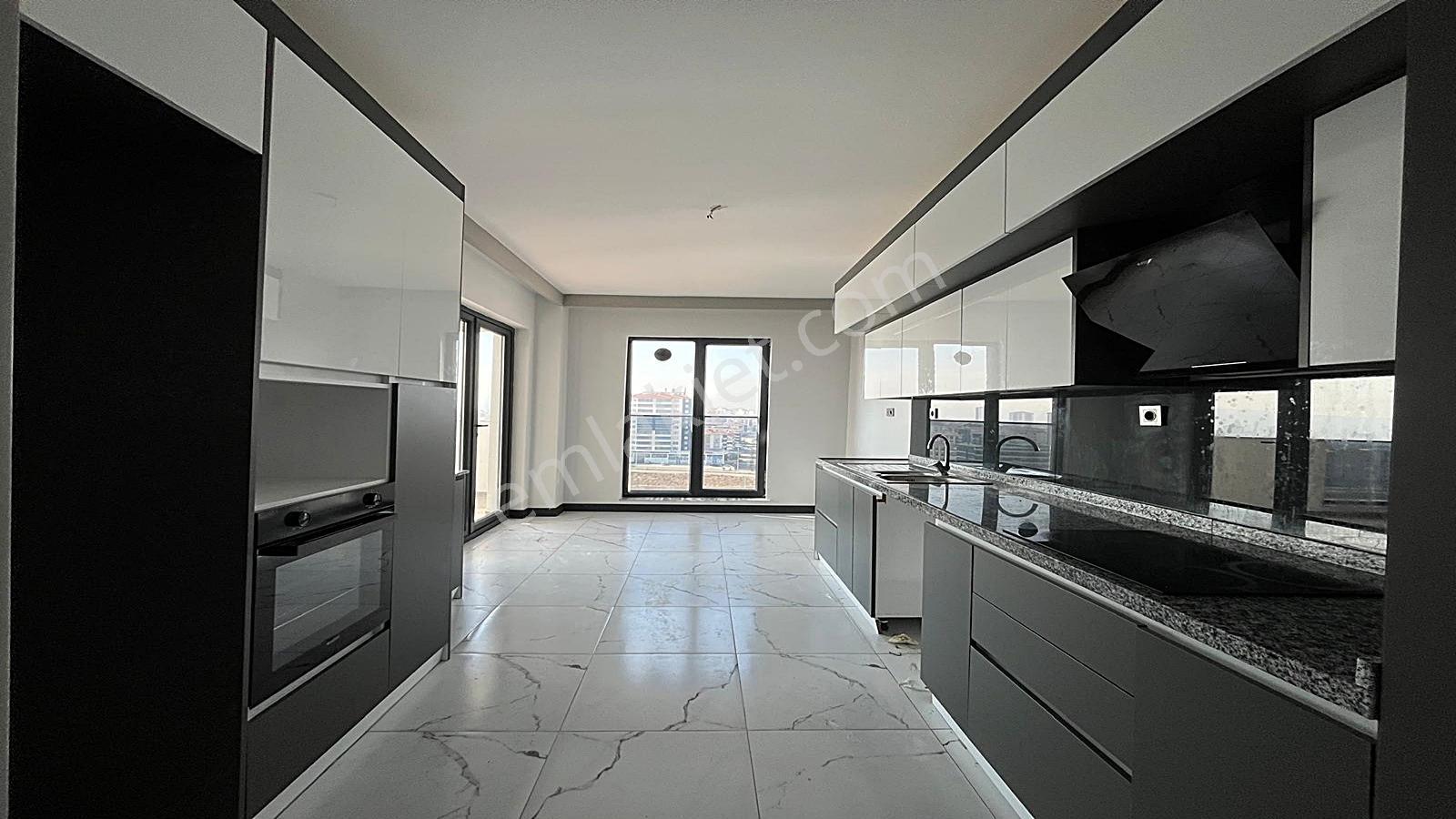 Yenikent Emlak'tan Bağlife Konutlarında Memur Şartlı Kiralık 4+1 - Görsel 5