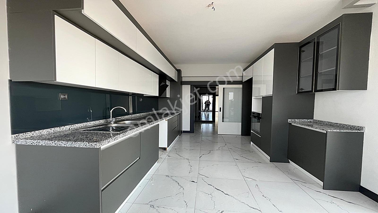 Yenikent Emlak'tan Bağlife Konutlarında Memur Şartlı Kiralık 4+1 - Görsel 35