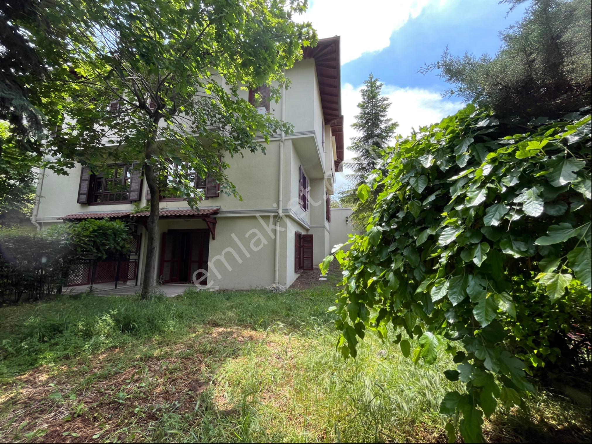 Mesa Koru Kayın Sokak 5 + 2 Kapalı Garajlı 200 Metre² Bahçeli Triplex Villa - Görsel 15